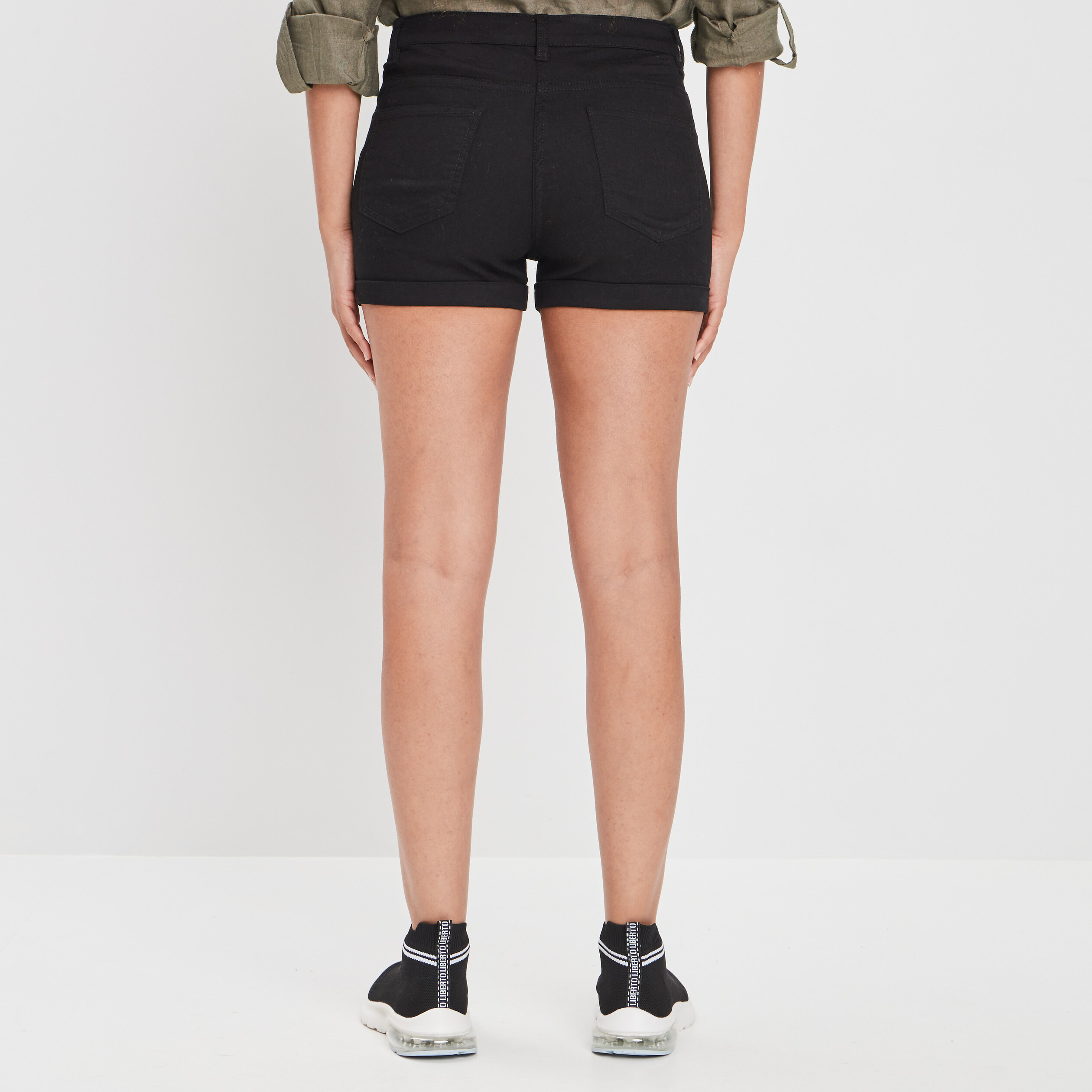 short droit a revers noir femme Short droit à revers noir femme