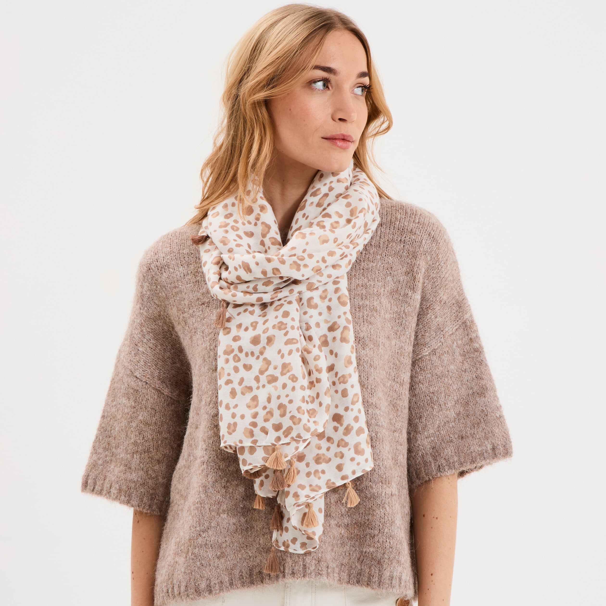 Foulard motif panth&egrave;re ivoire femme