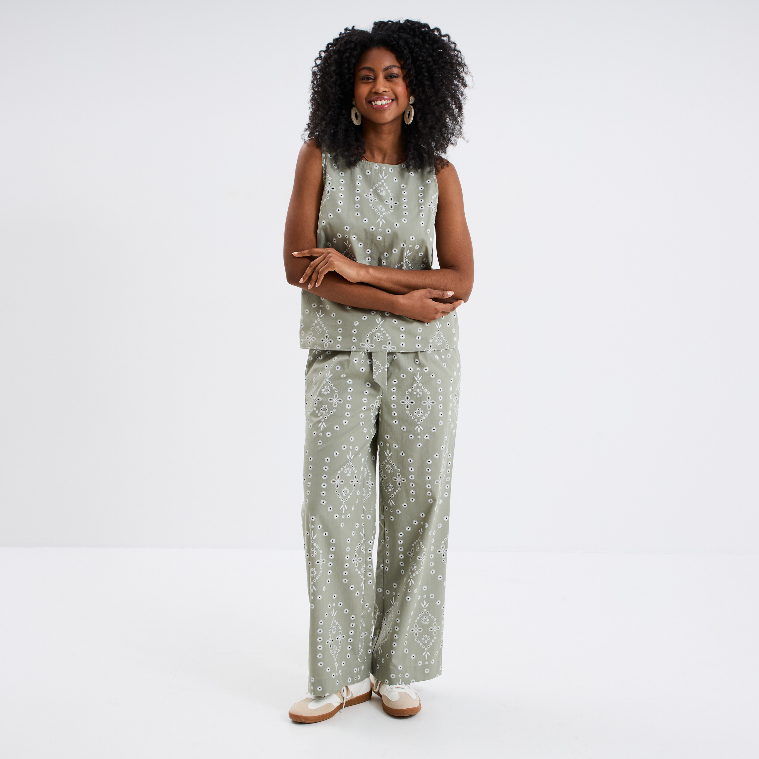pantalon regular broderie anglaise vert clair femme Pantalon regular broderie anglaise vert clair femme