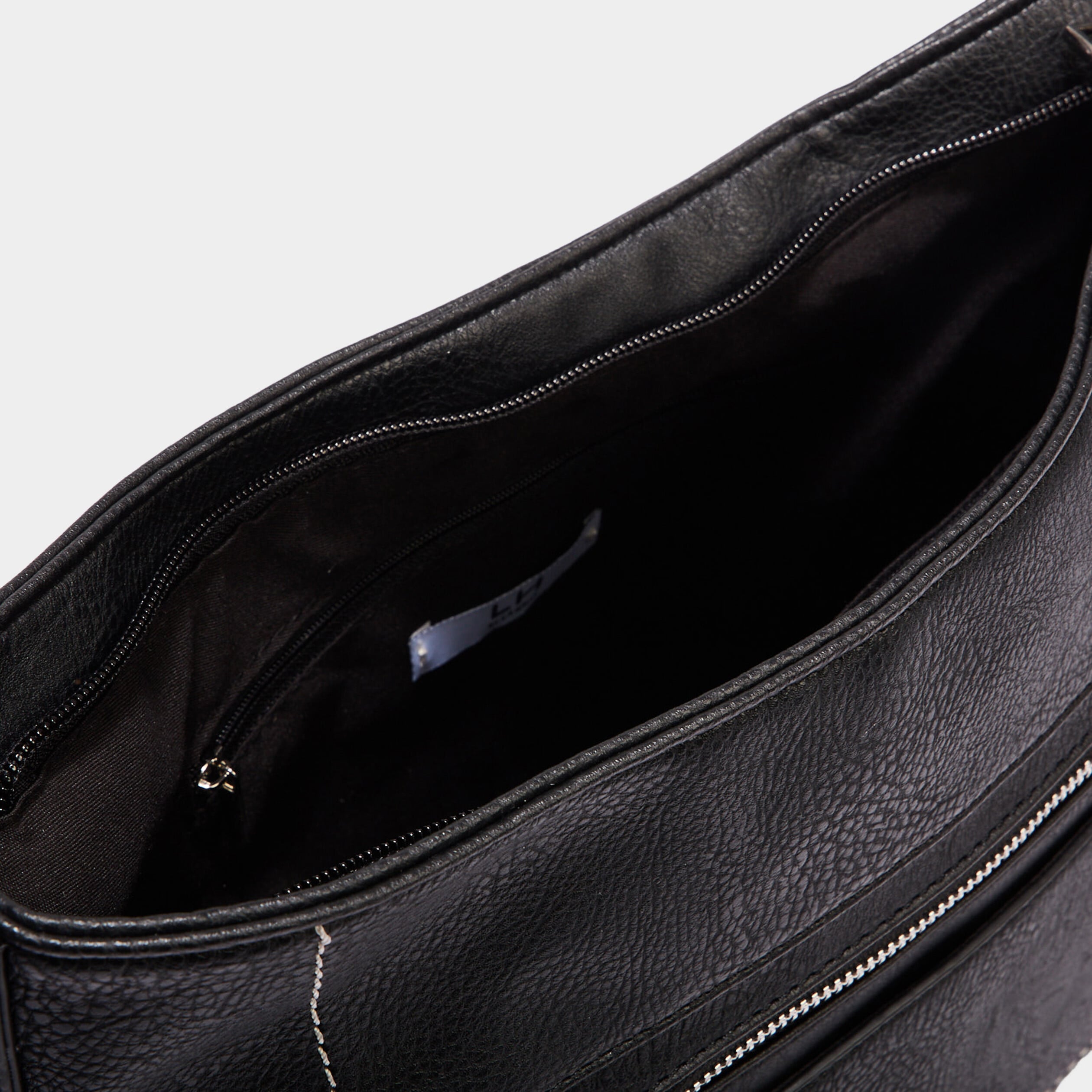 Sac en bandouli&egrave;re avec pampille noir femme