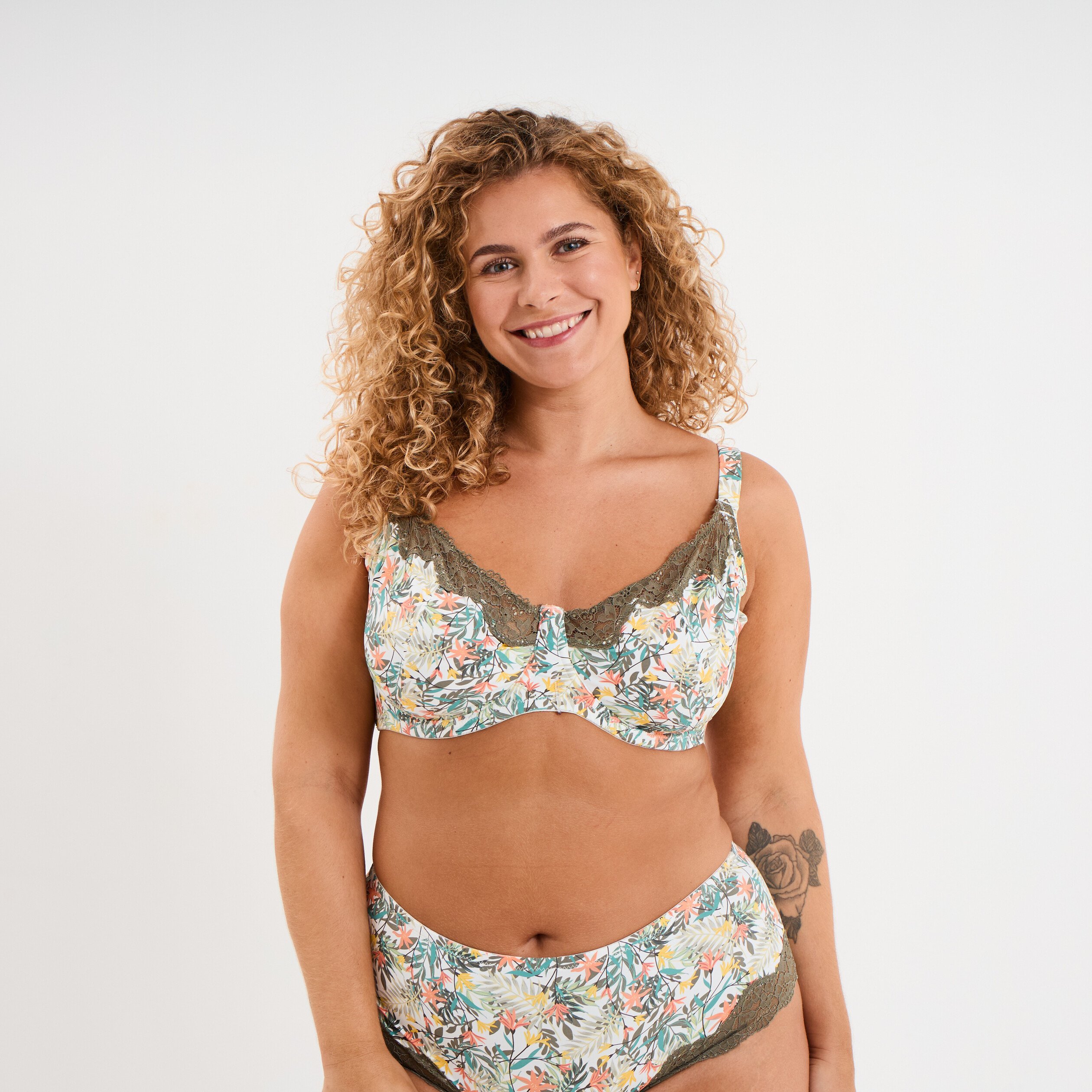 soutien gorge emboitant microfibre blanc femmegt Soutien-gorge emboitant microfibre blanc femme grande taille