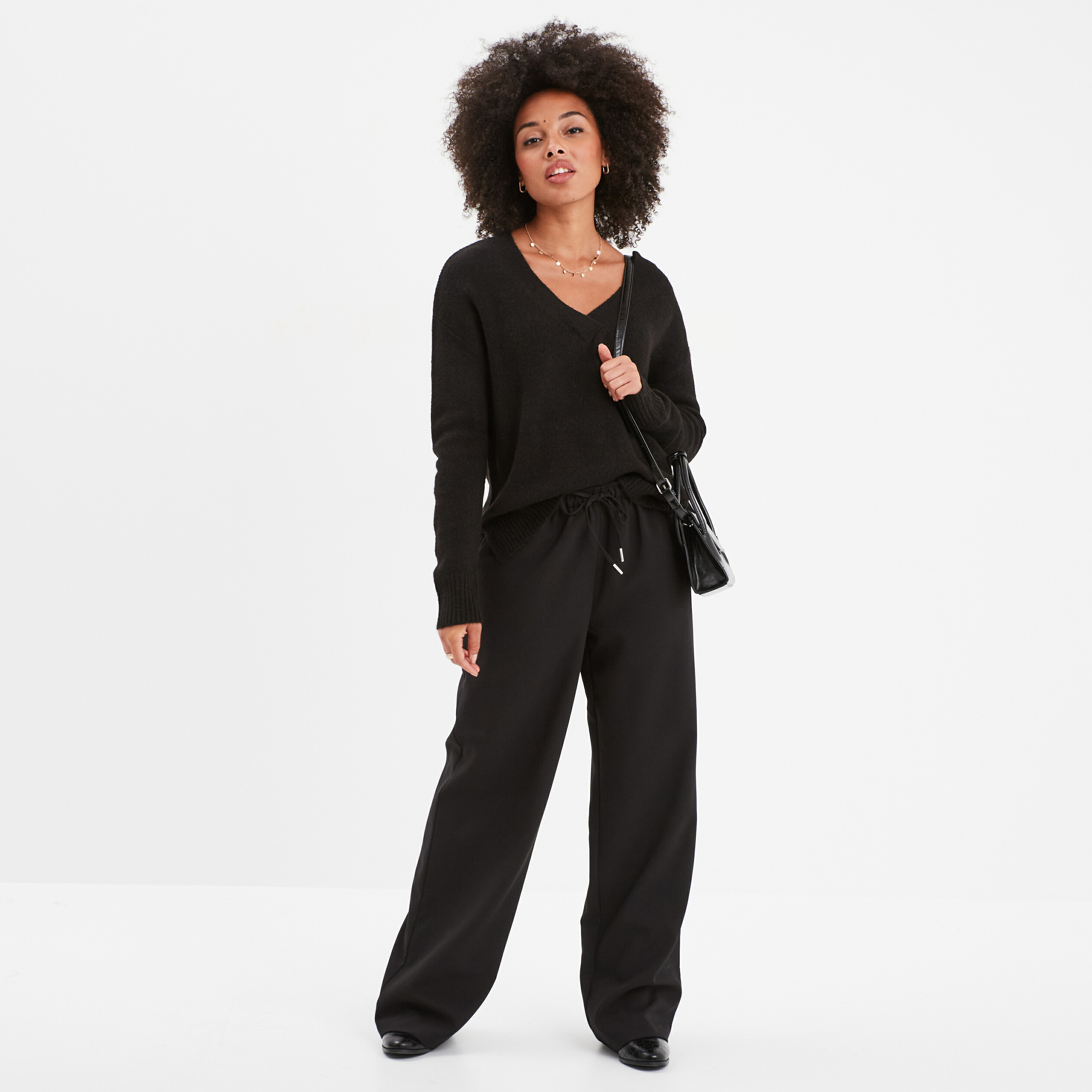 Pull droit ample col V fentes aux côtés noir femme La Halle