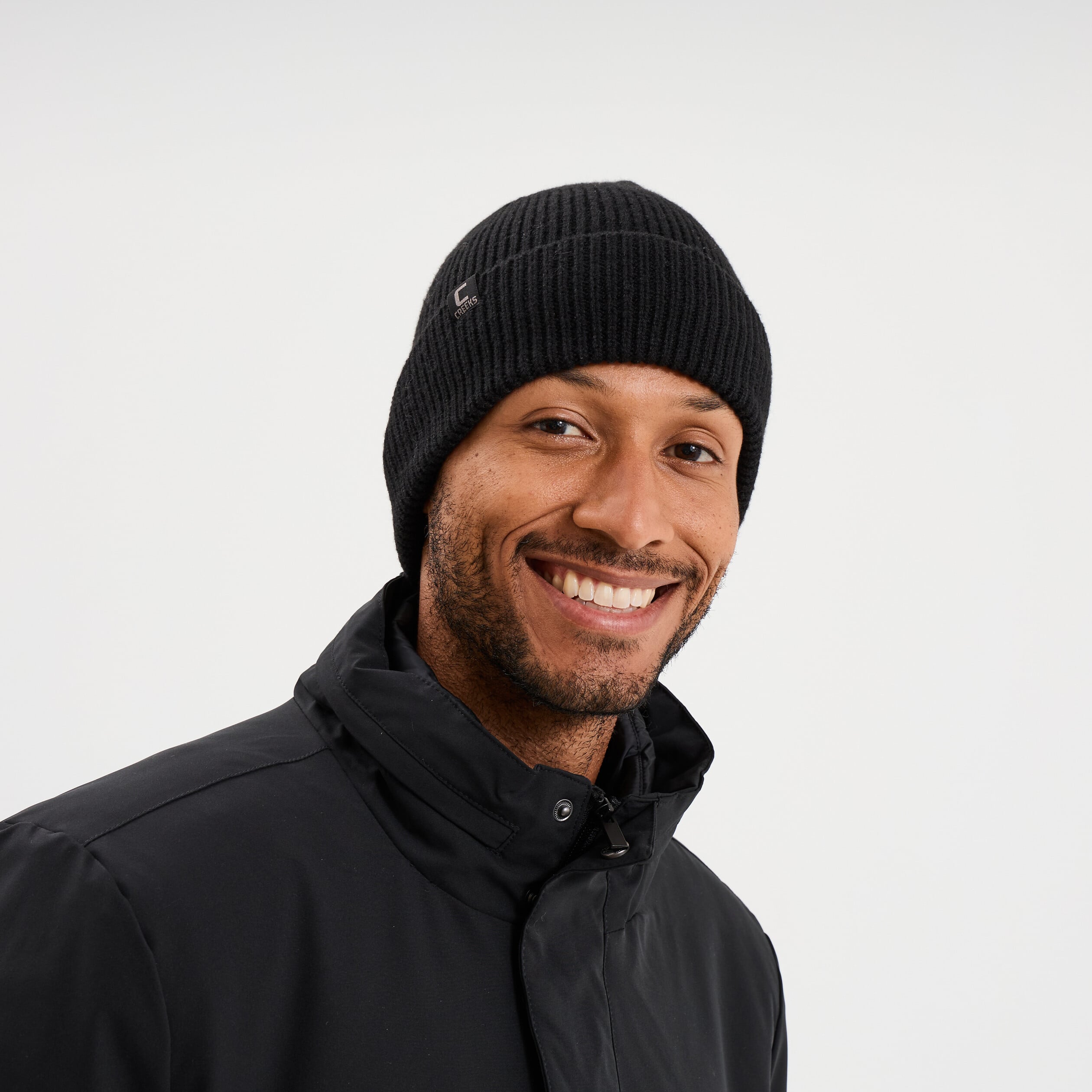 Bonnet avec bord &agrave; revers tricot&eacute; noir homme