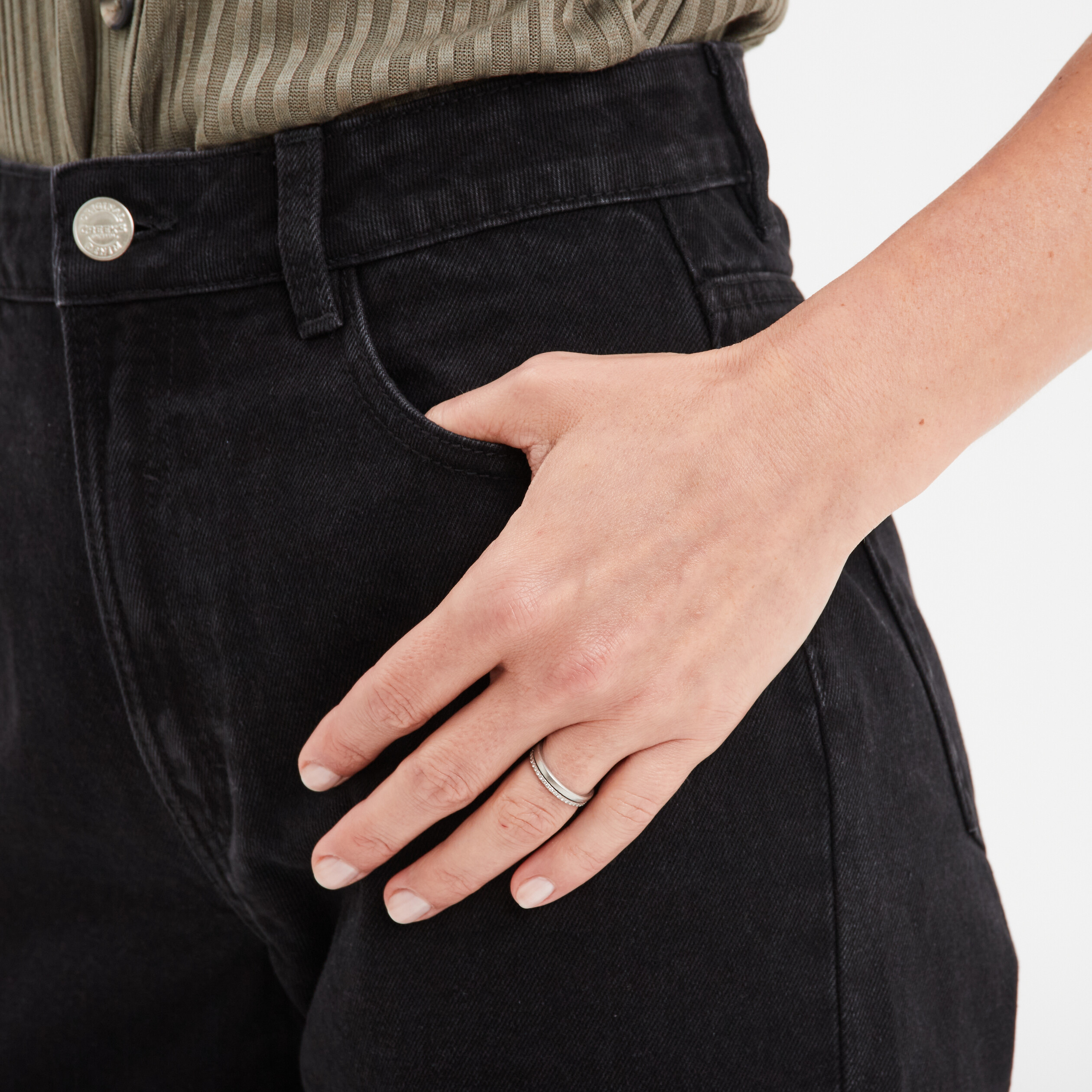 bermuda en jean 5 poches creeks denim noir femme Bermuda en jean 5 poches Creeks denim noir femme