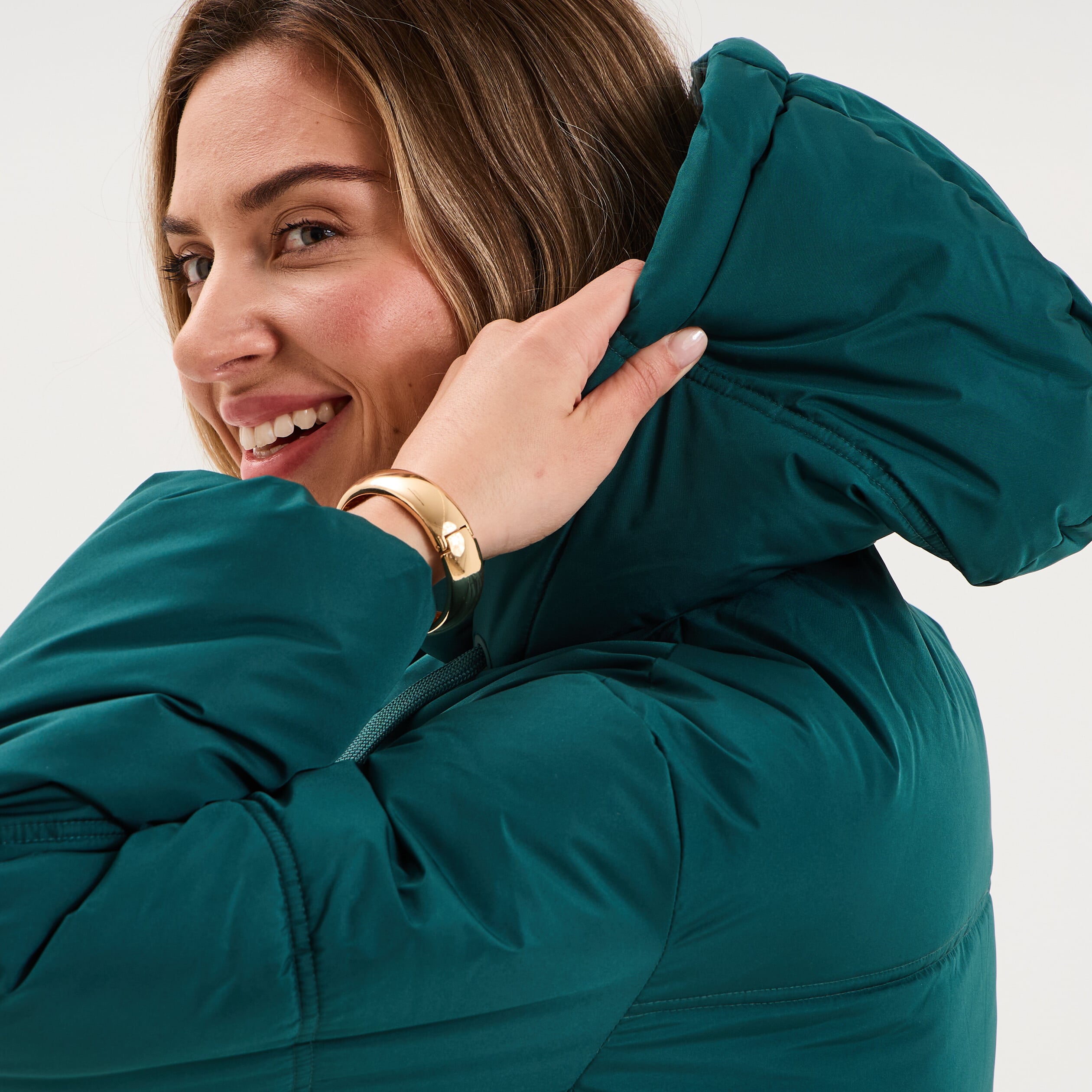 Doudoune courte droite doubl&eacute;e &agrave; capuche vert fonc&eacute; femme