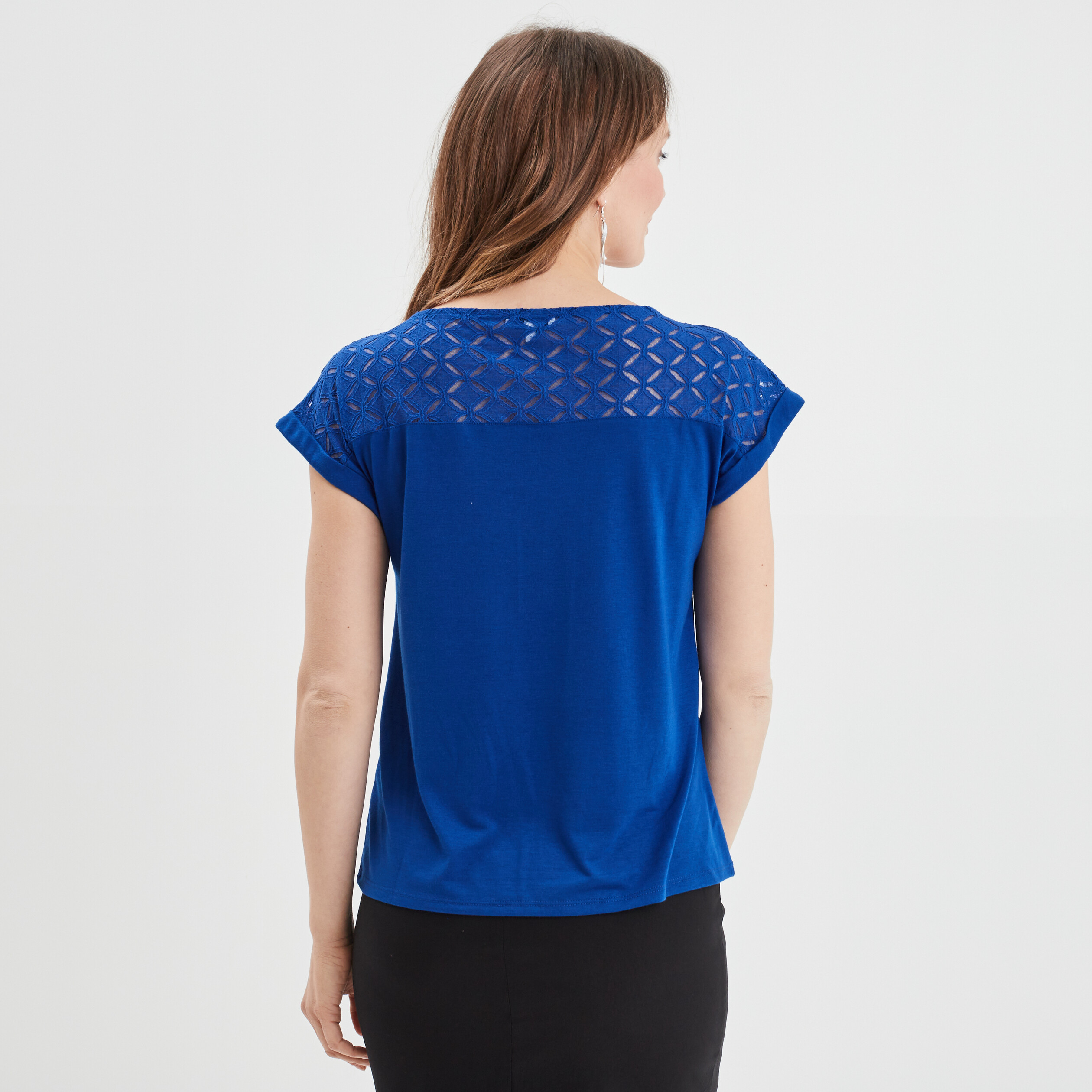 T shirt col en V dentelle paules et dos bleu electrique femme