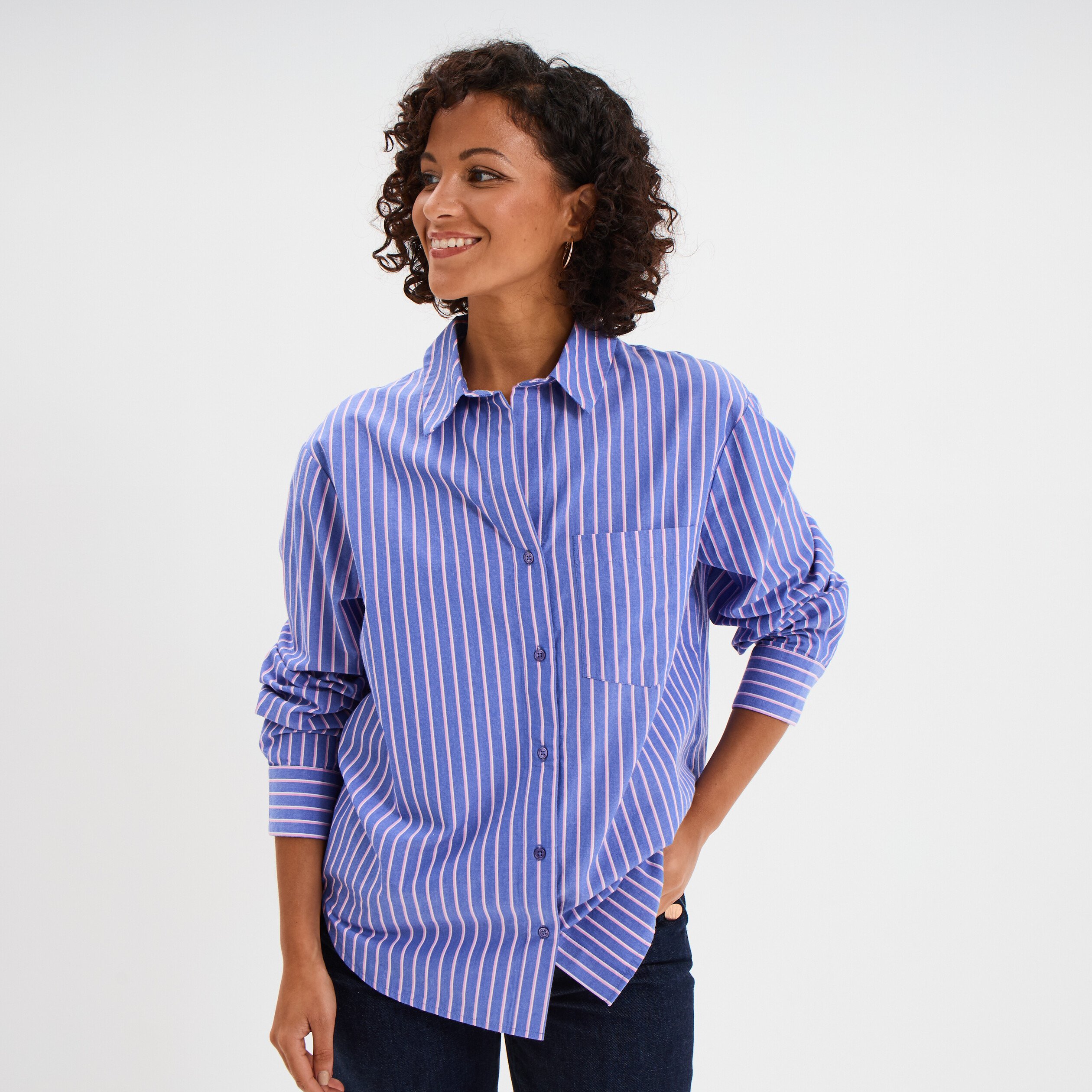 chemise oversize 1 poche coton bleu electrique femme Chemise oversize 1 poche coton bleu electrique femme