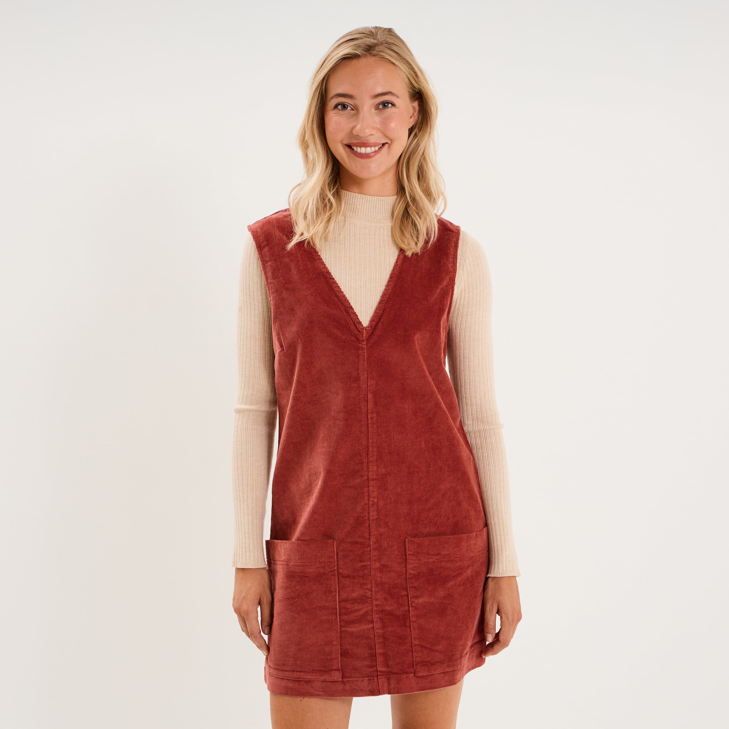 Robe chasuble courte effet velours rouge fonc&eacute; femme