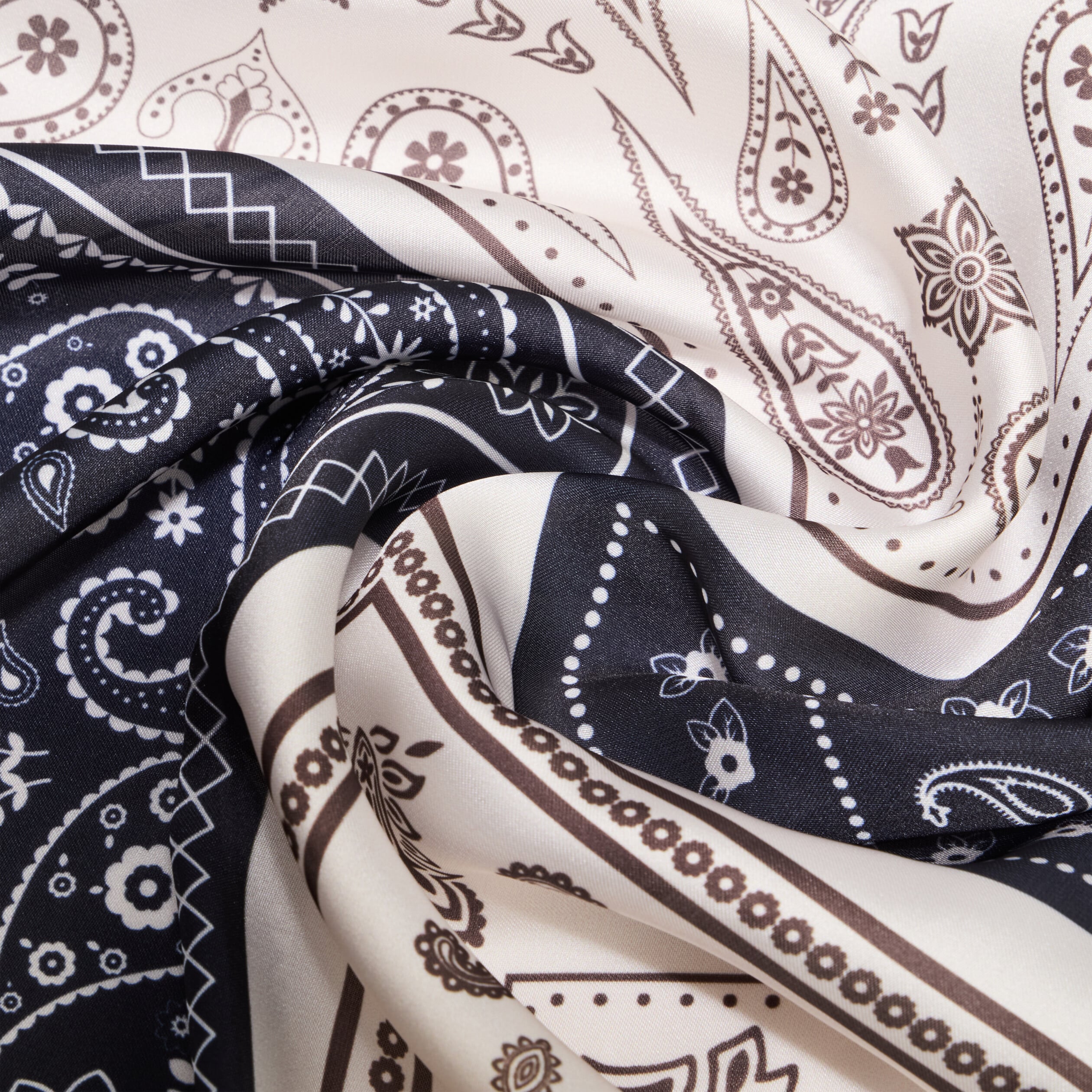 Foulard carr&eacute; satin&eacute; multicolore femme