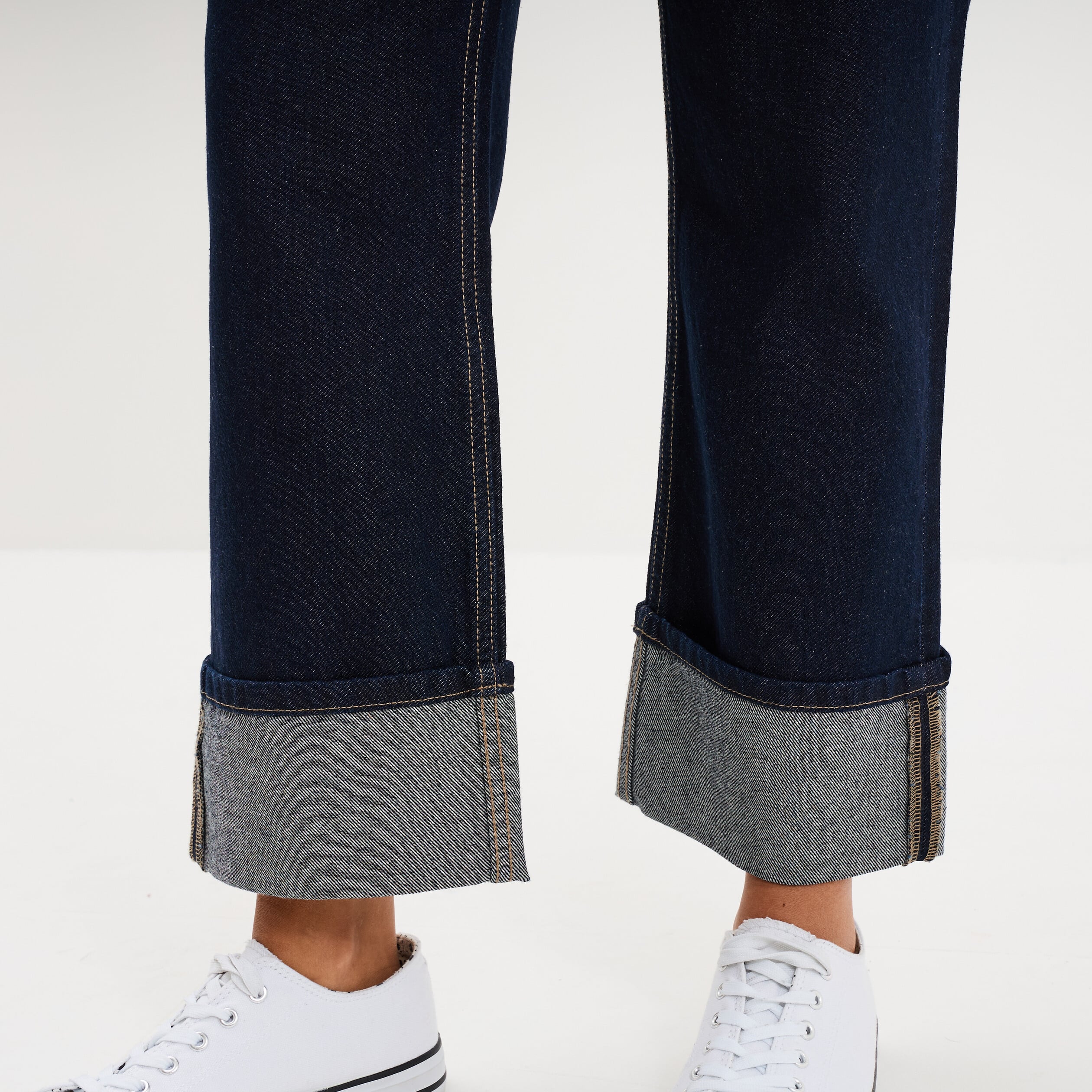 Jean droit cropped bas revers denim brut femme