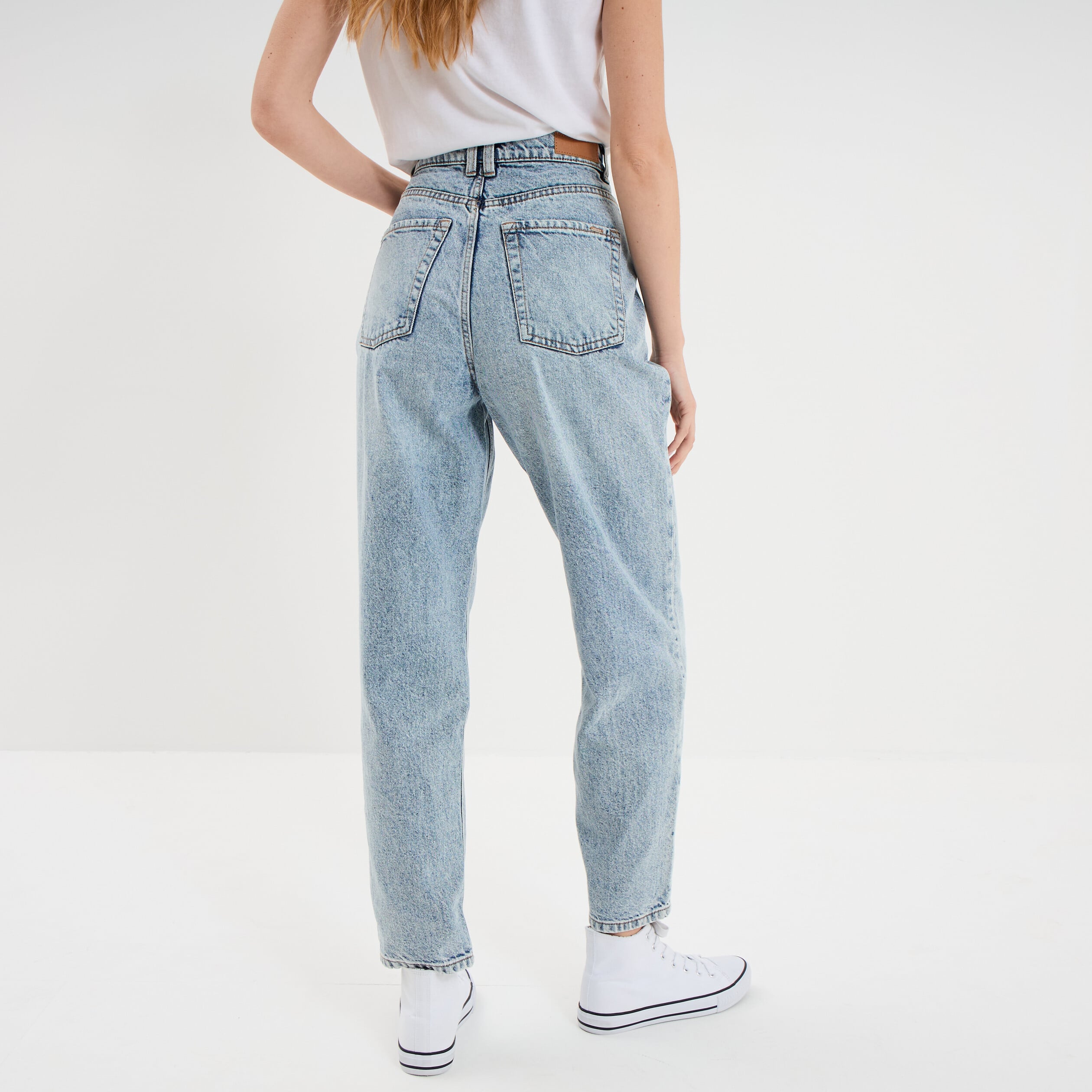 Jeans mom cropped taille haute denim bleach femme