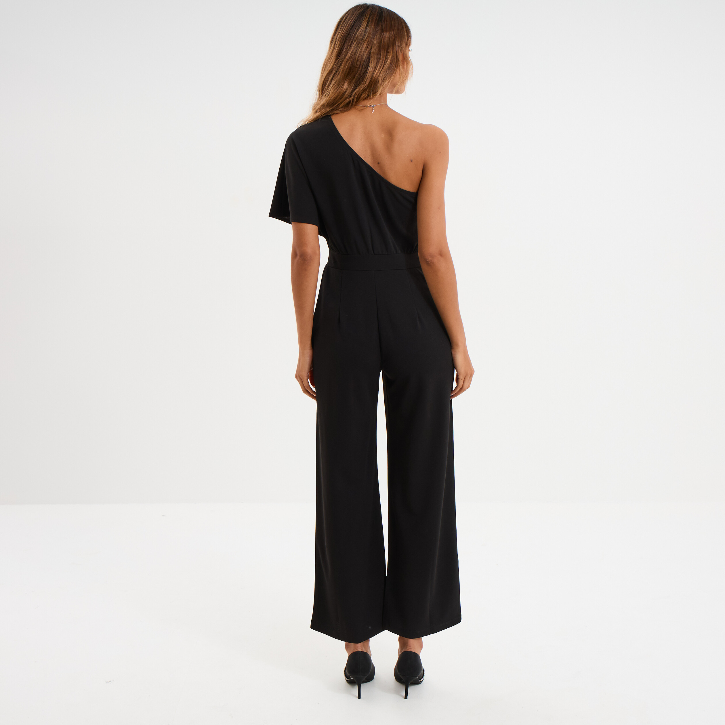 Combinaison pantalon col asym&eacute;trique noir femme