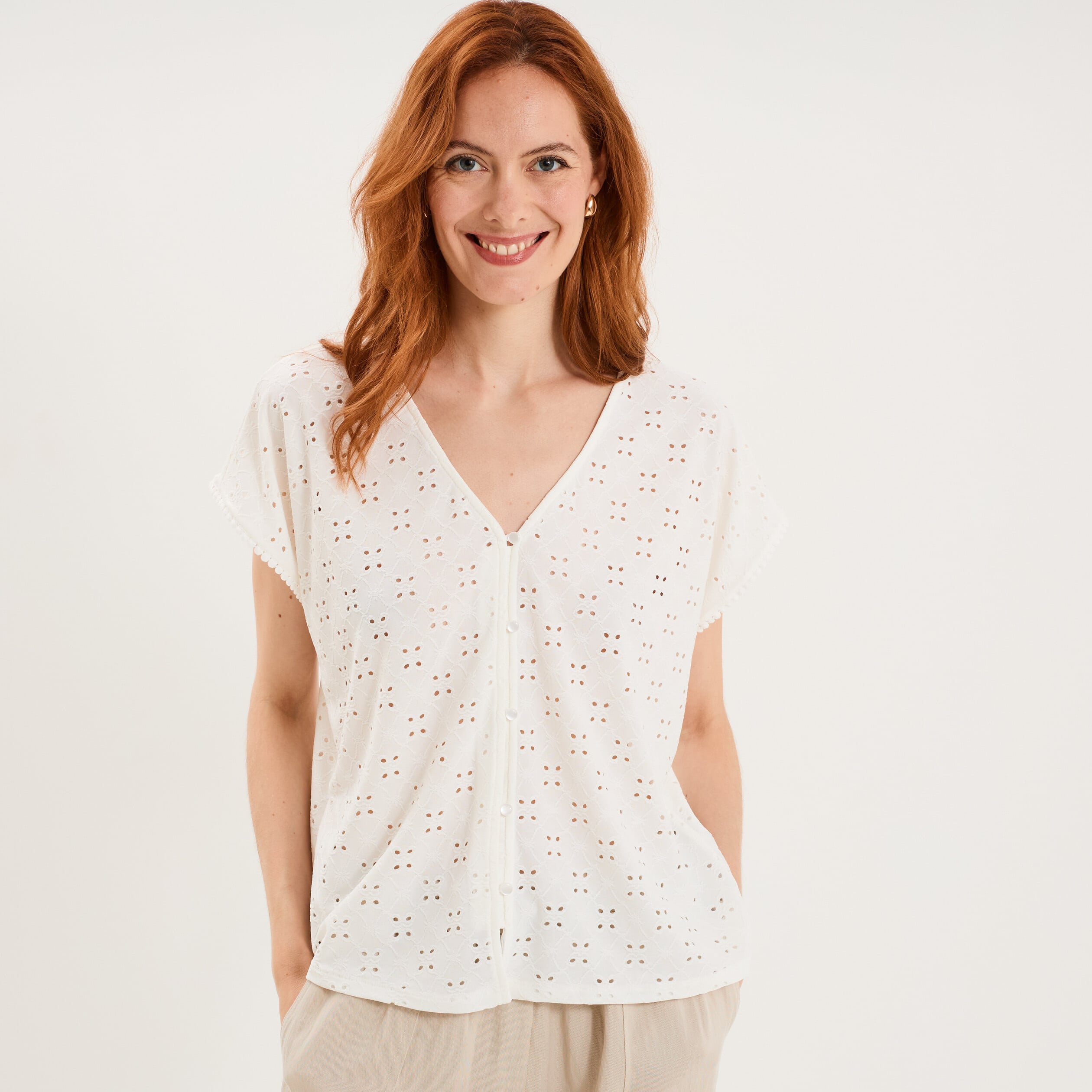 T-shirt dentelle avec boutons blanc femme