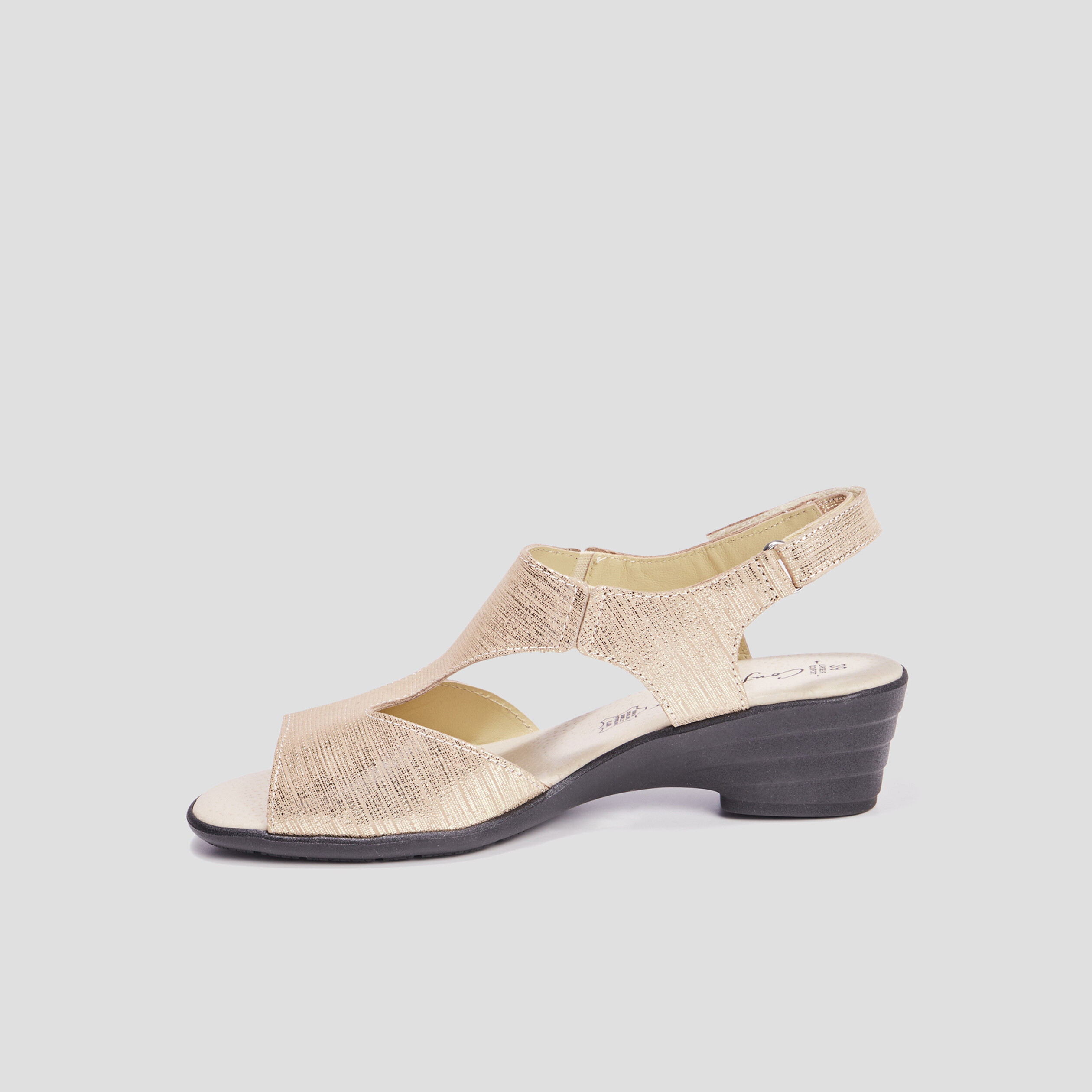 Sandales &agrave; talons pied large en cuir sable femme