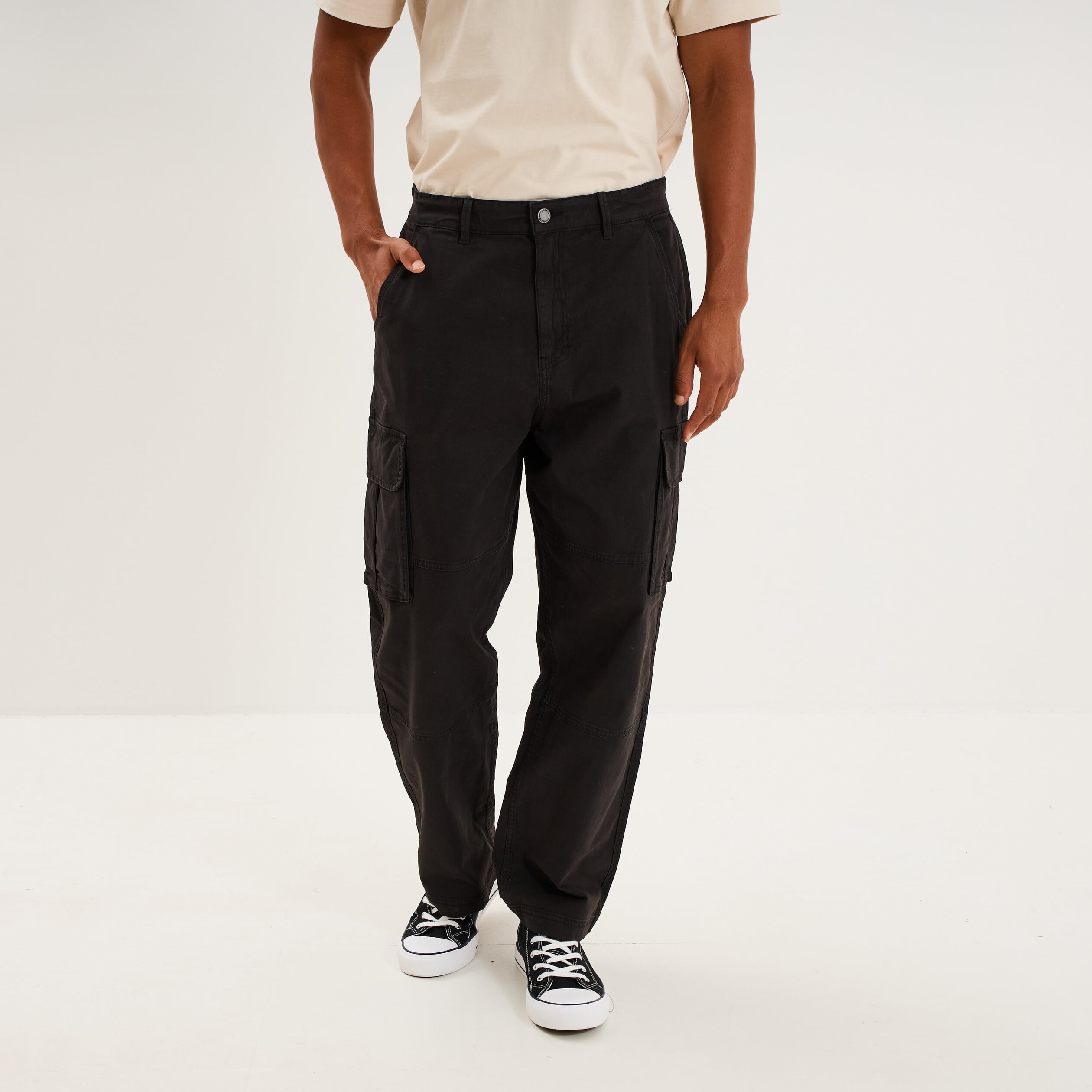 Pantalon cargo large avec poches c&ocirc;t&eacute;s noir homme