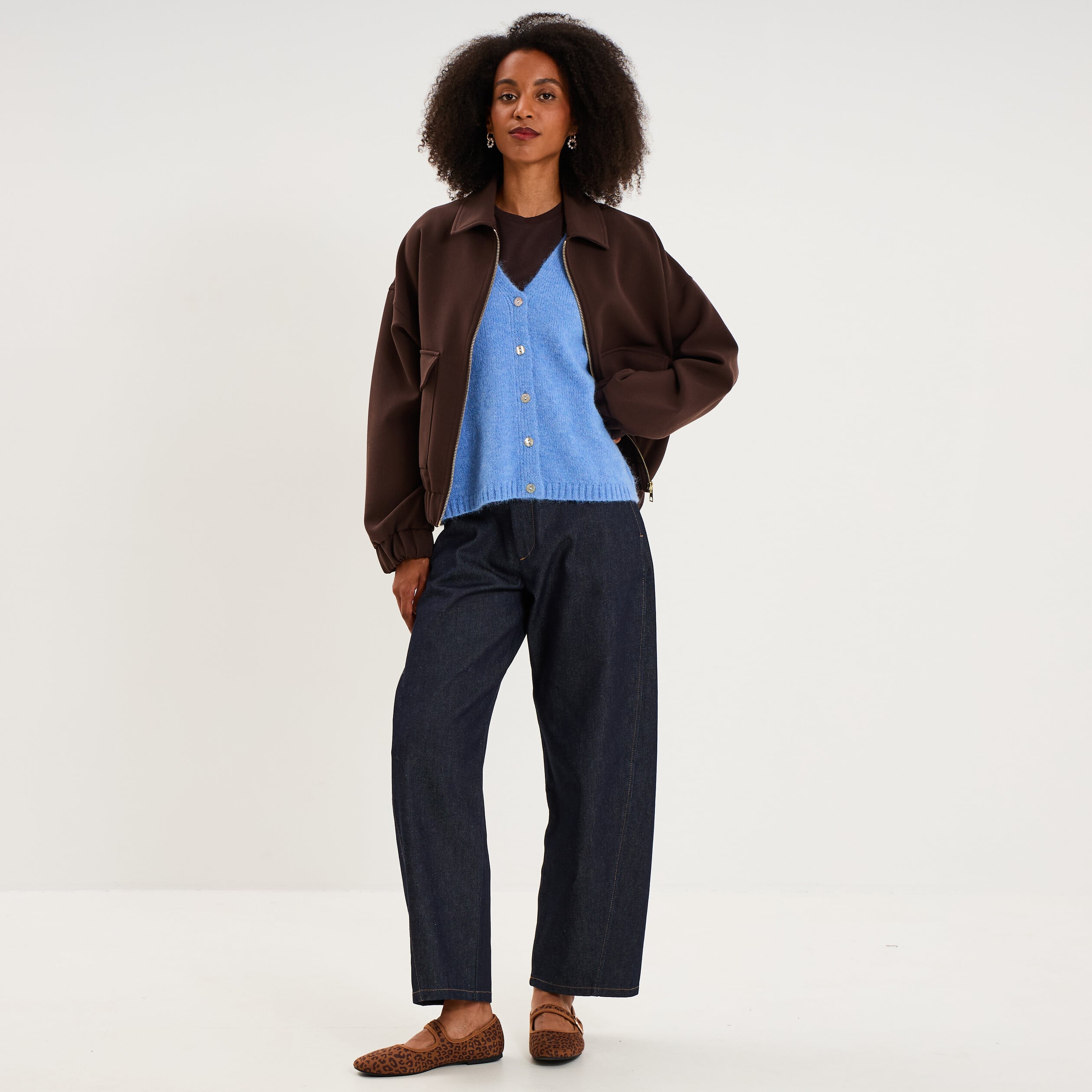 Gilet sans manches col V boutonn&eacute; bleu electrique femme