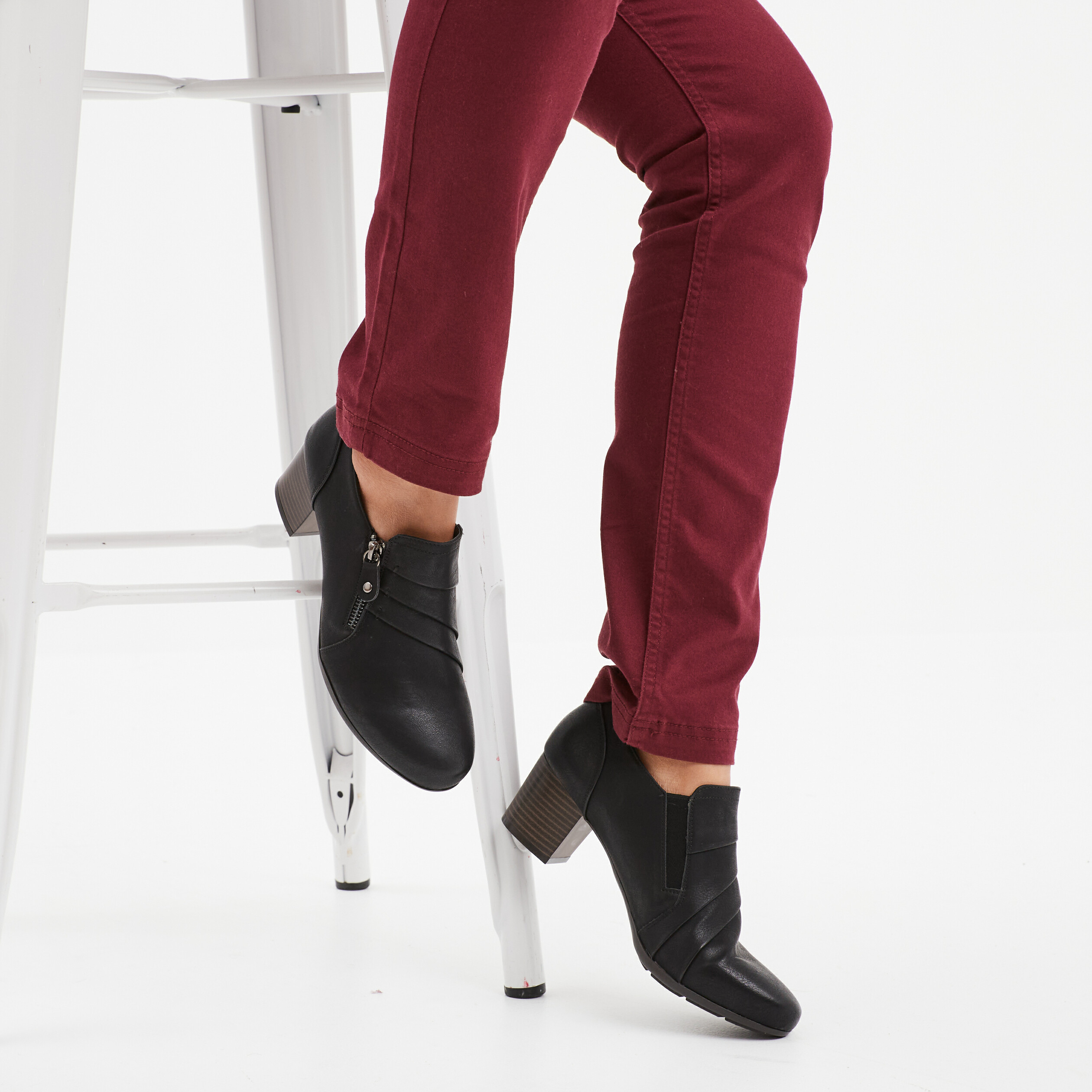 Bottines confort &agrave; talons zipp&eacute;s noir femme