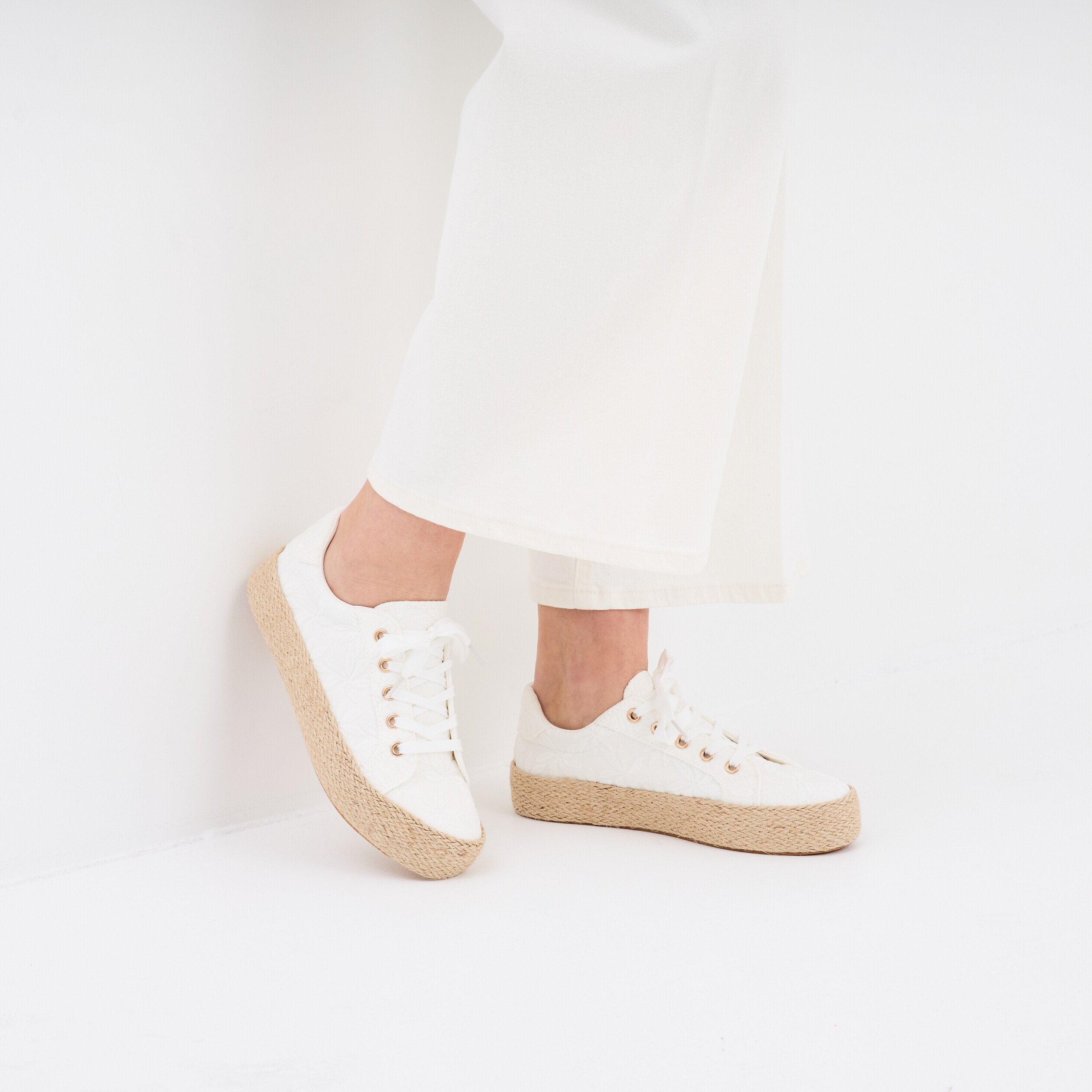 Tennis basses en toile blanc femme