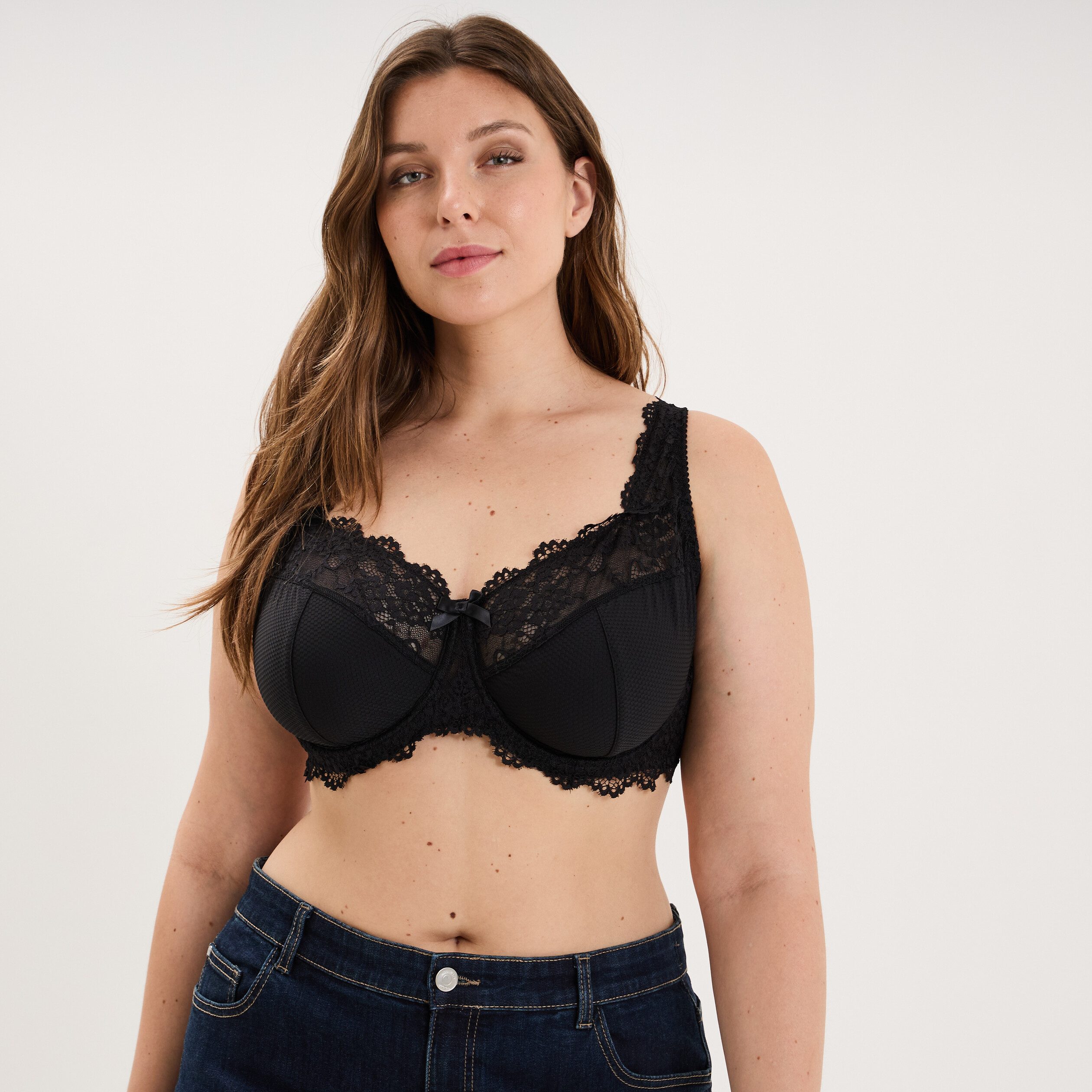 Soutien-gorge corbeille dentelle noir femme grande taille