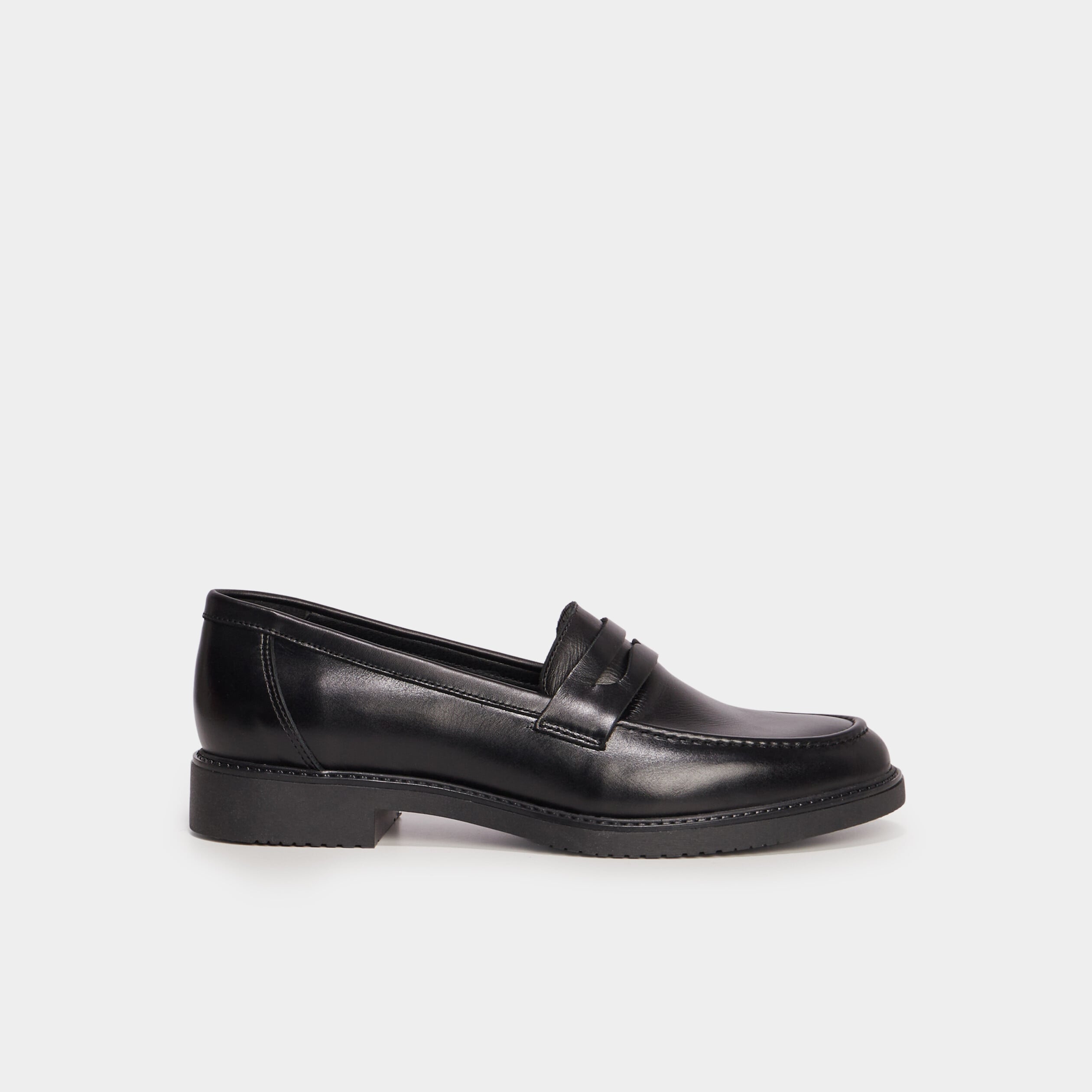 Mocassins en cuir noir femme