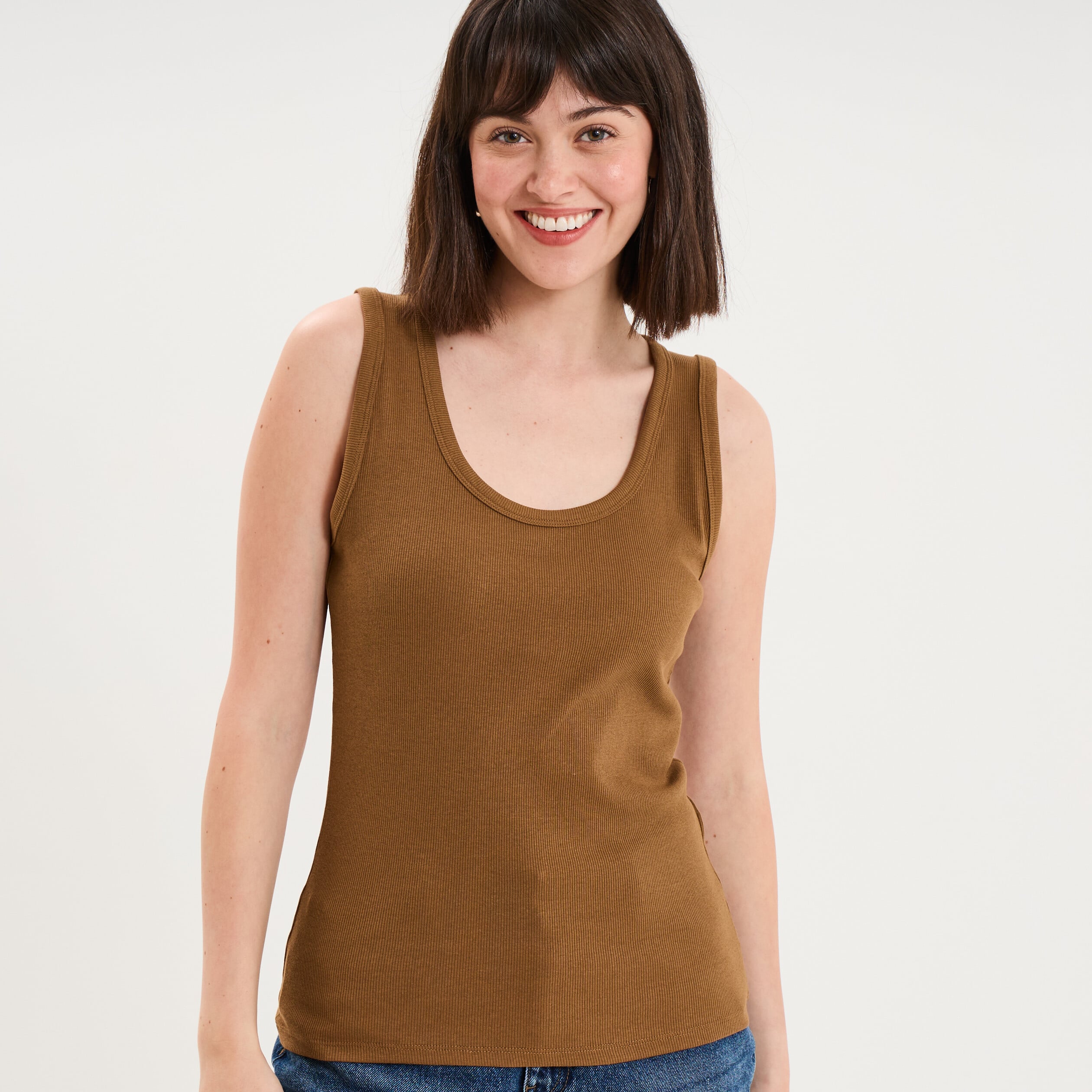D&eacute;bardeur ajust&eacute; col rond coton beige femme