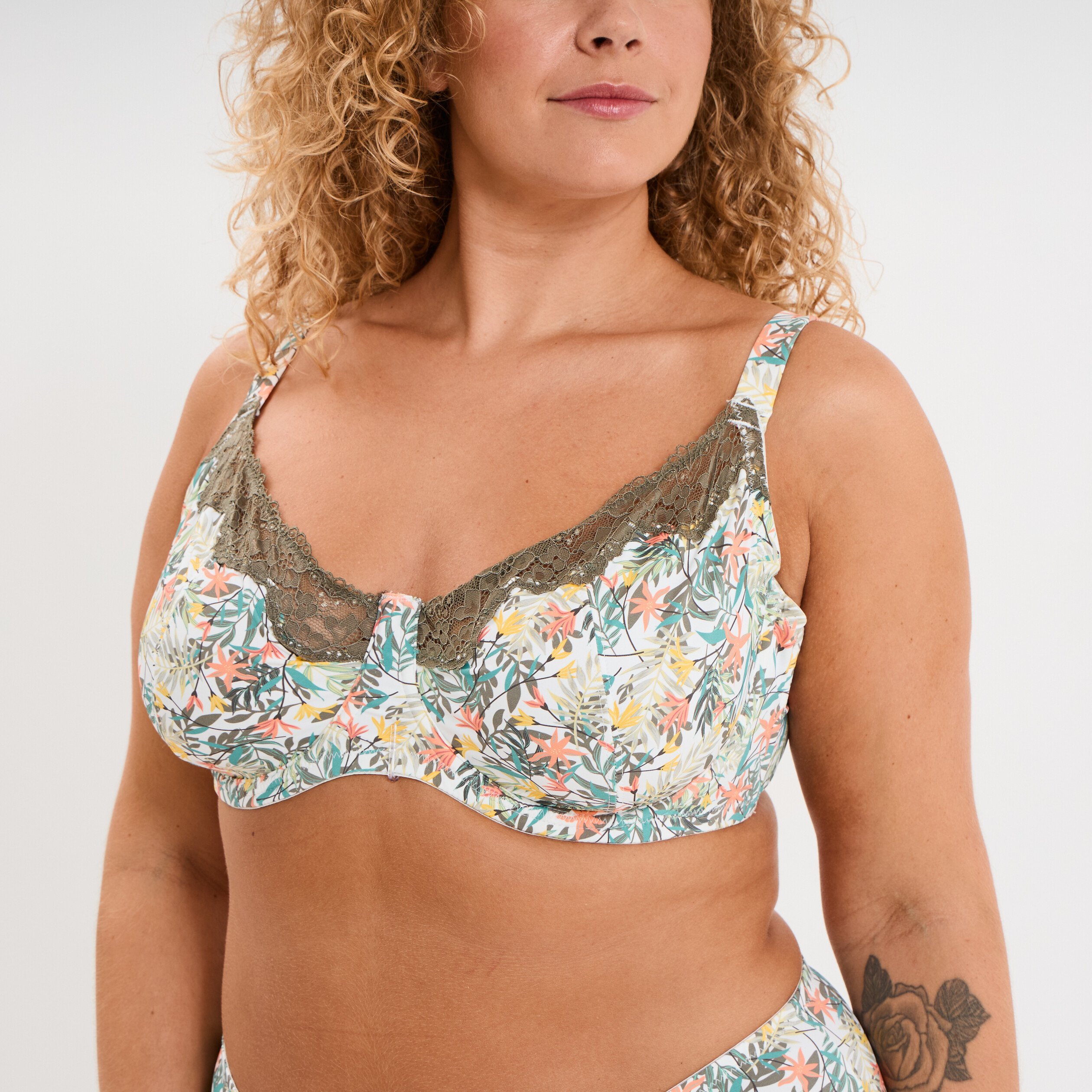 soutien gorge emboitant microfibre blanc femmegt Soutien-gorge emboitant microfibre blanc femme grande taille