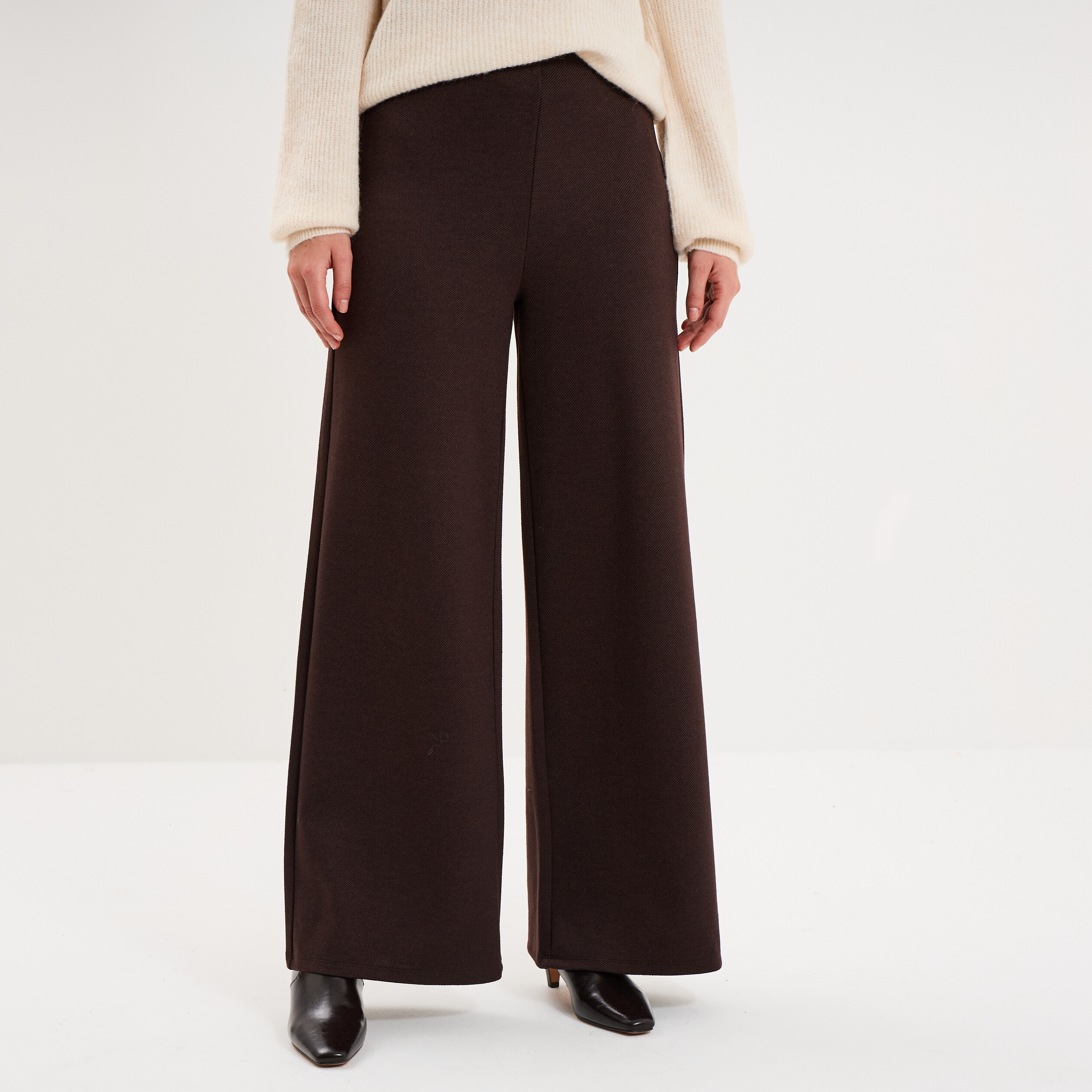 Pantalon large fluide effet cr&ecirc;pe marron fonc&eacute; femme
