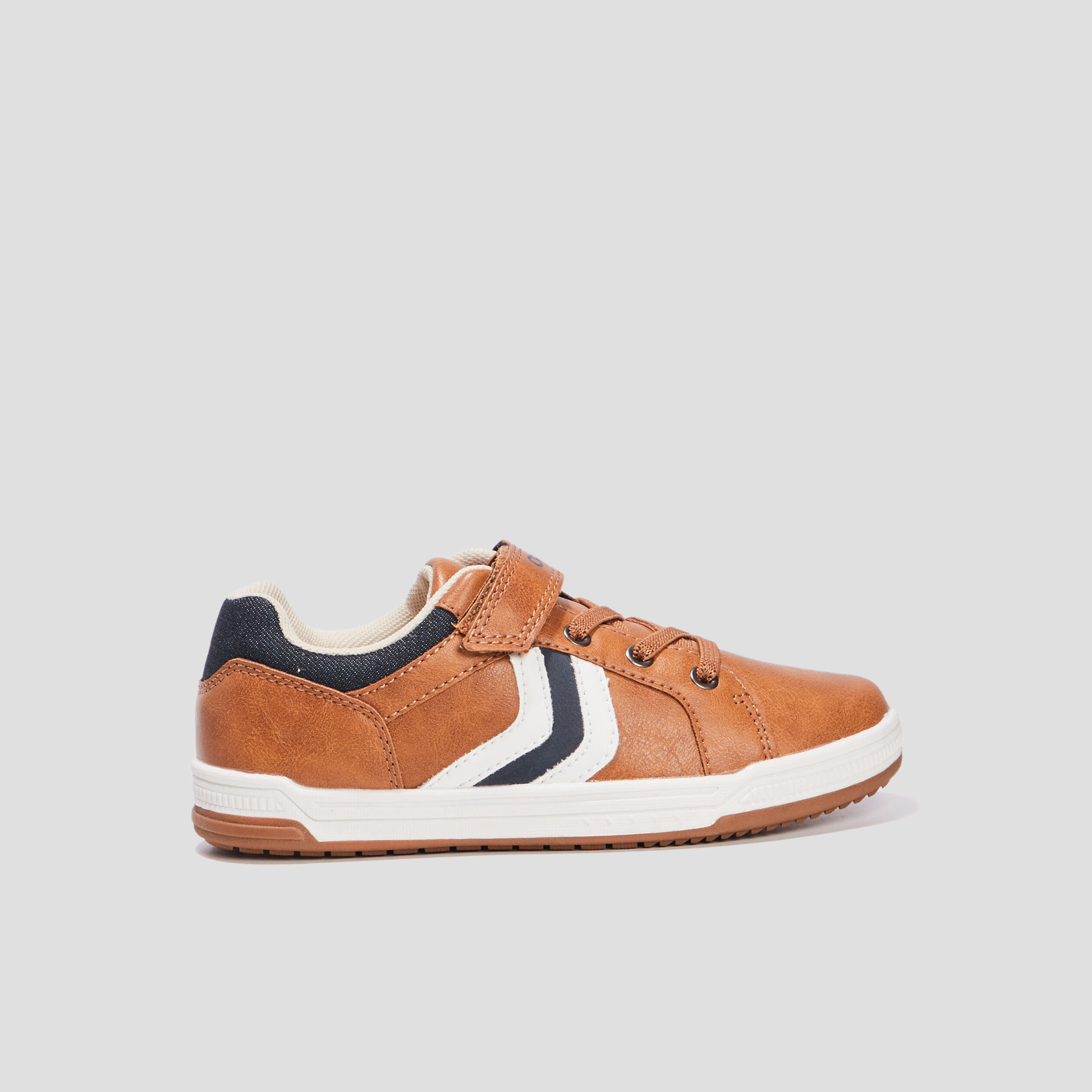 Tennis Creeks marron gar on