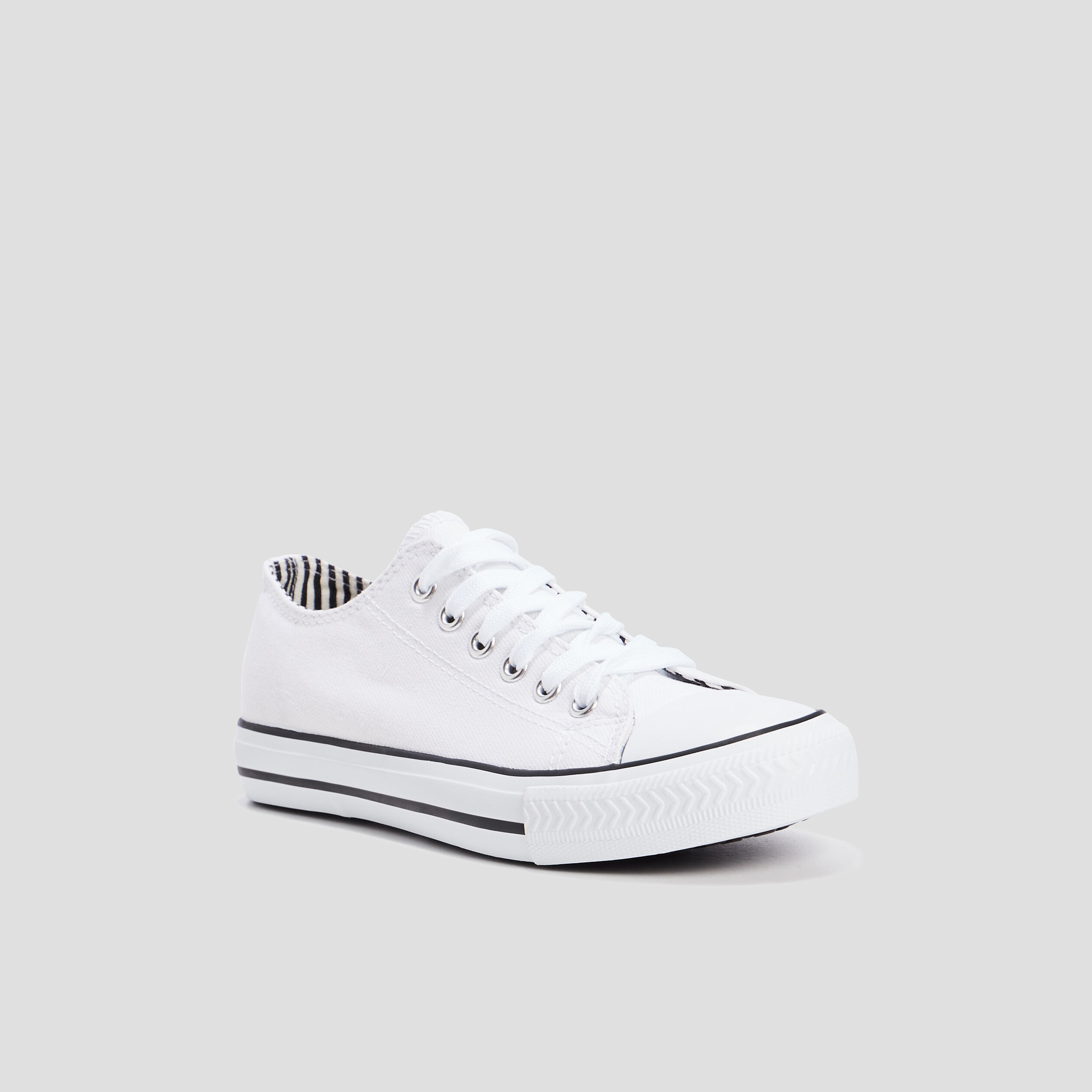 tennis en toile a lacets blanc femme Tennis en toile à lacets blanc femme