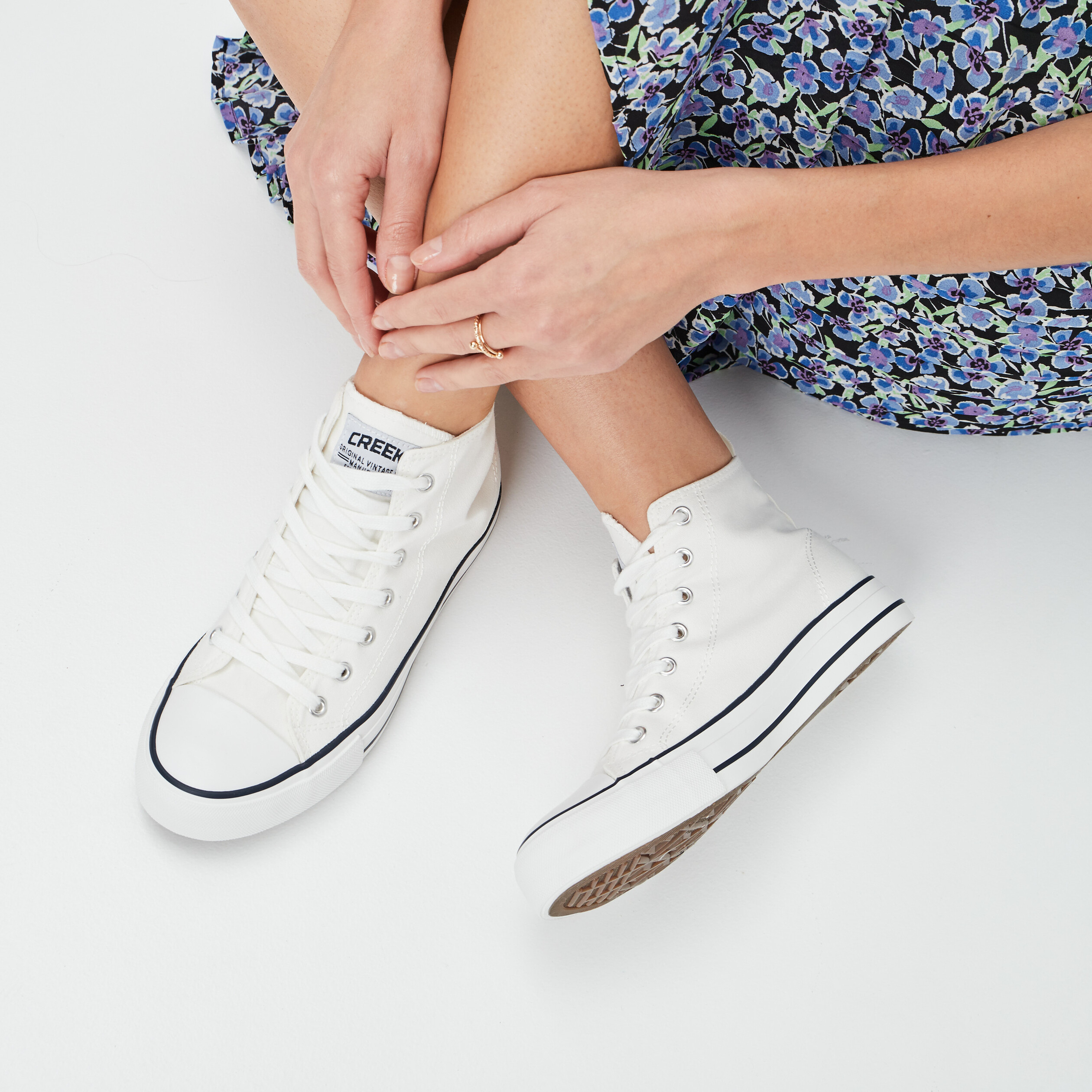 Tennis montantes &agrave; lacets en toile blanc femme