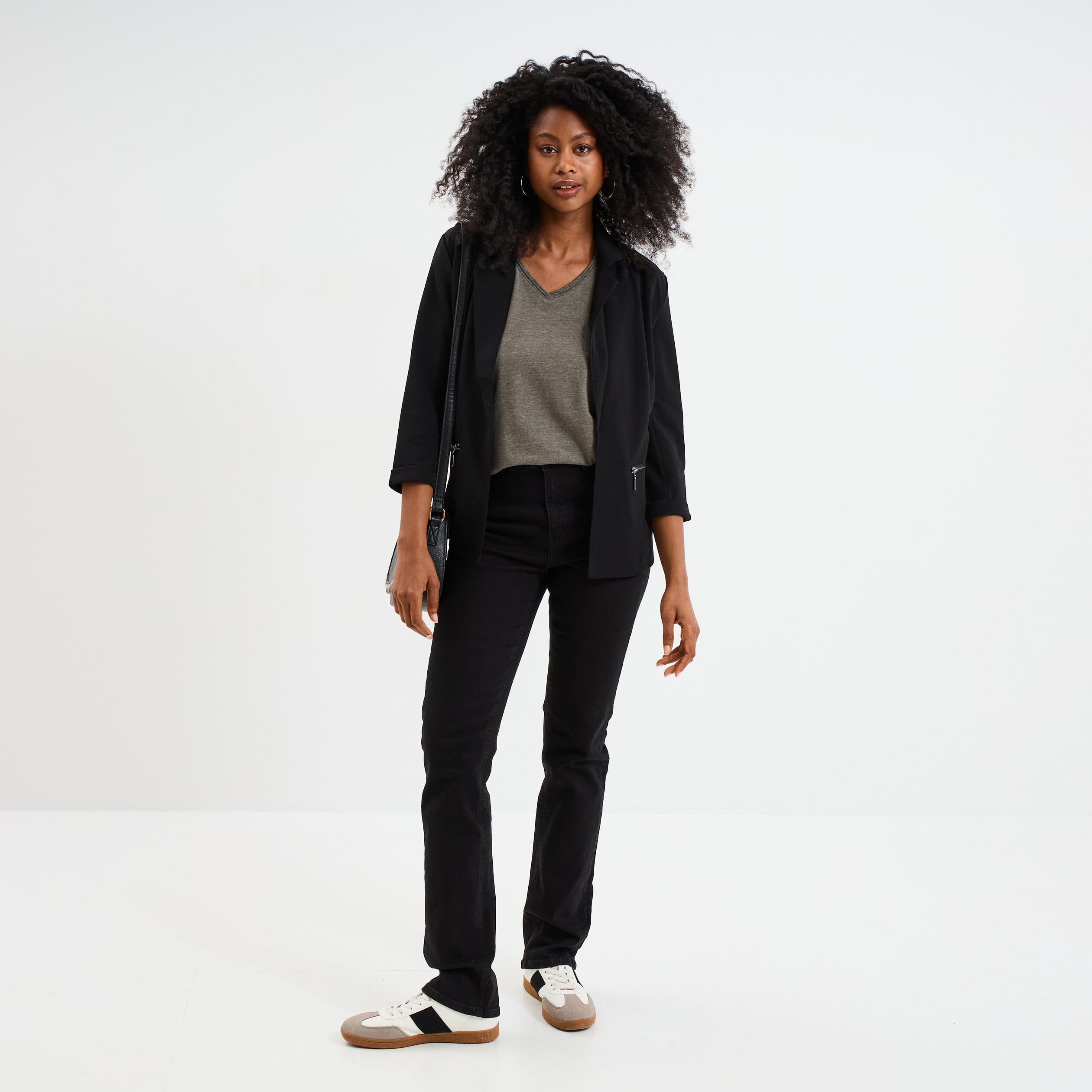 Veste blazer cintr&eacute; manches 3/4 noir femme