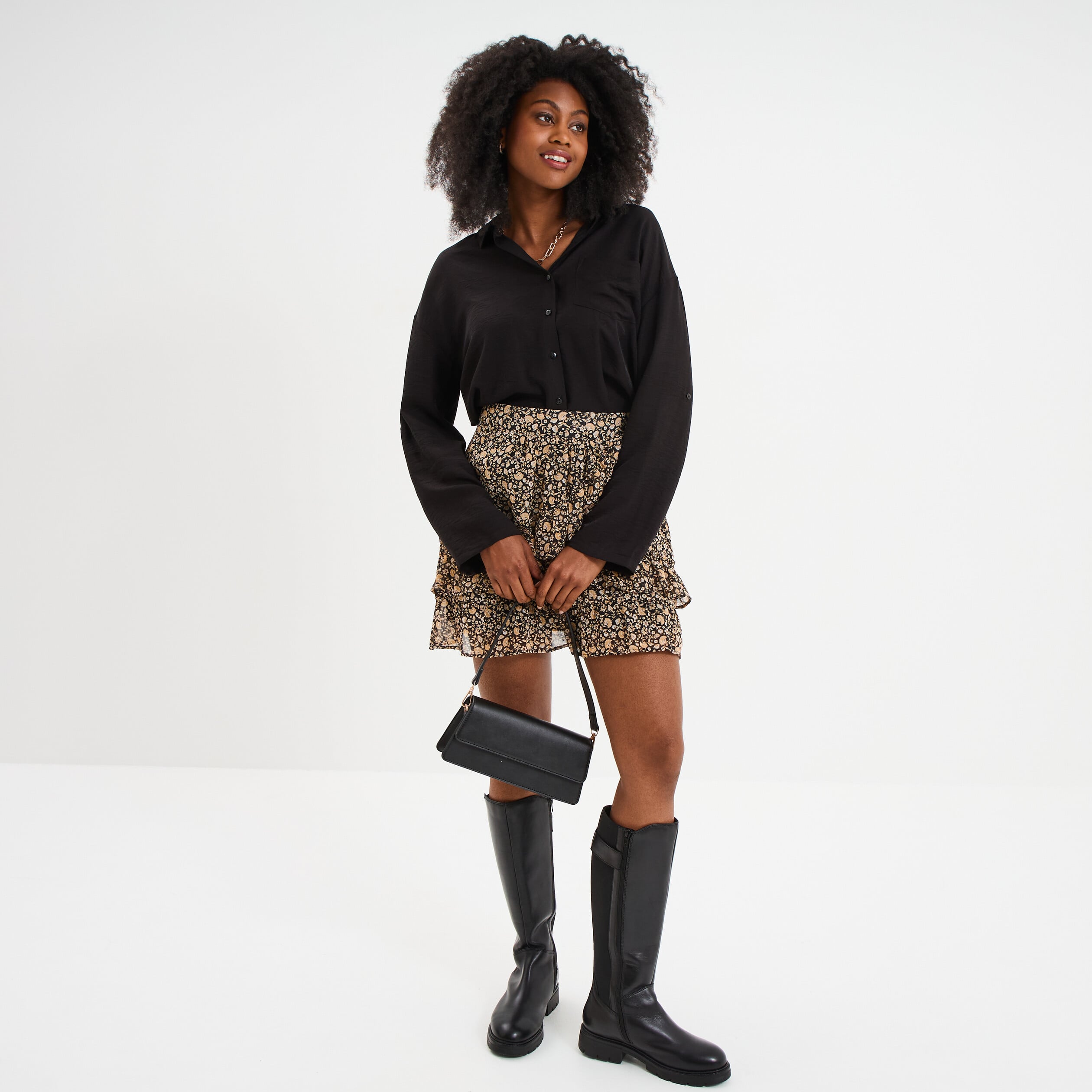 Mini Jupe Patineuse Noire étincelante Taille 8 - Neuve Sans étiquettes, Parfait état, Idéale Soirée