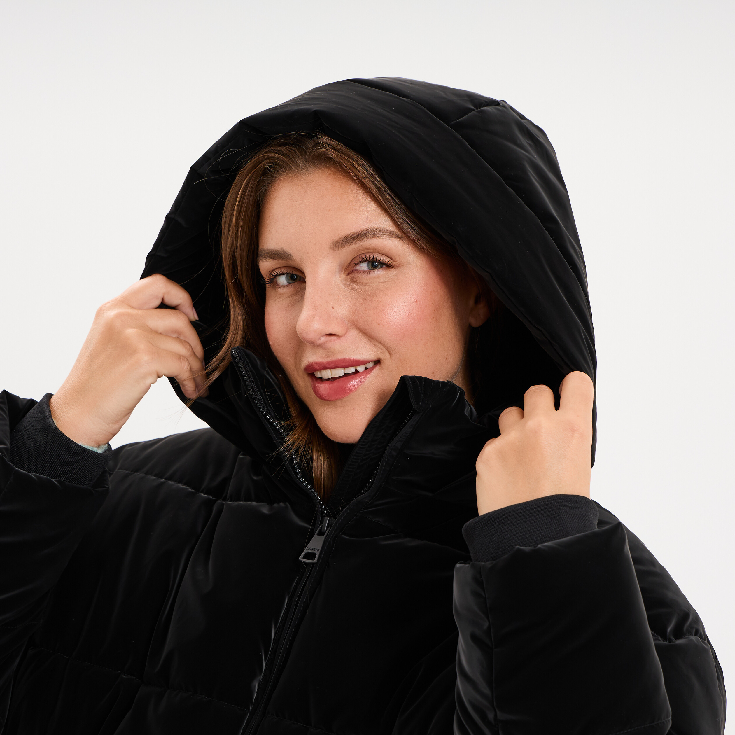 Doudoune zipp&eacute;e &agrave; capuche noir femme grande taille