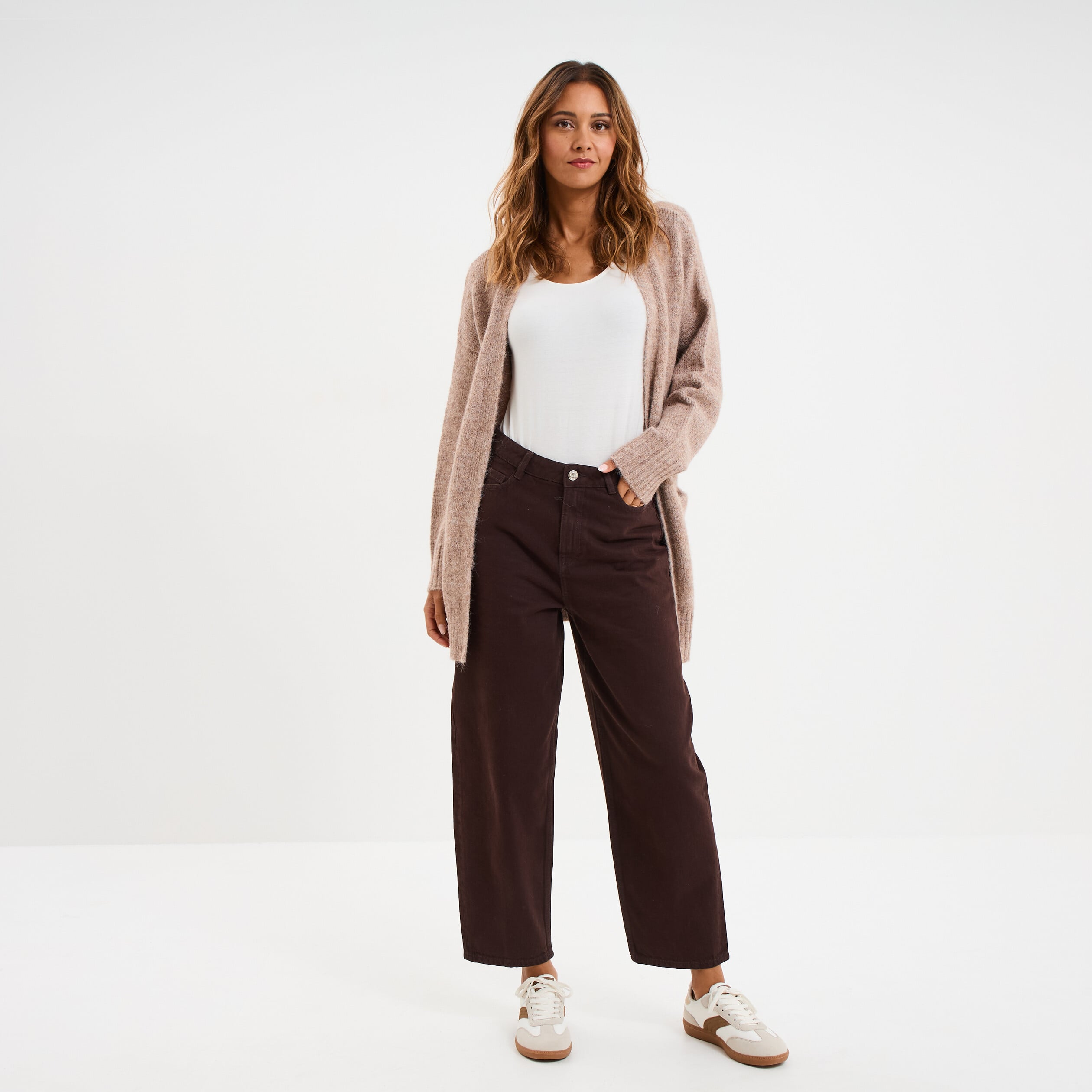 Jean balloon taille haute cropped coton marron fonc&eacute; femme