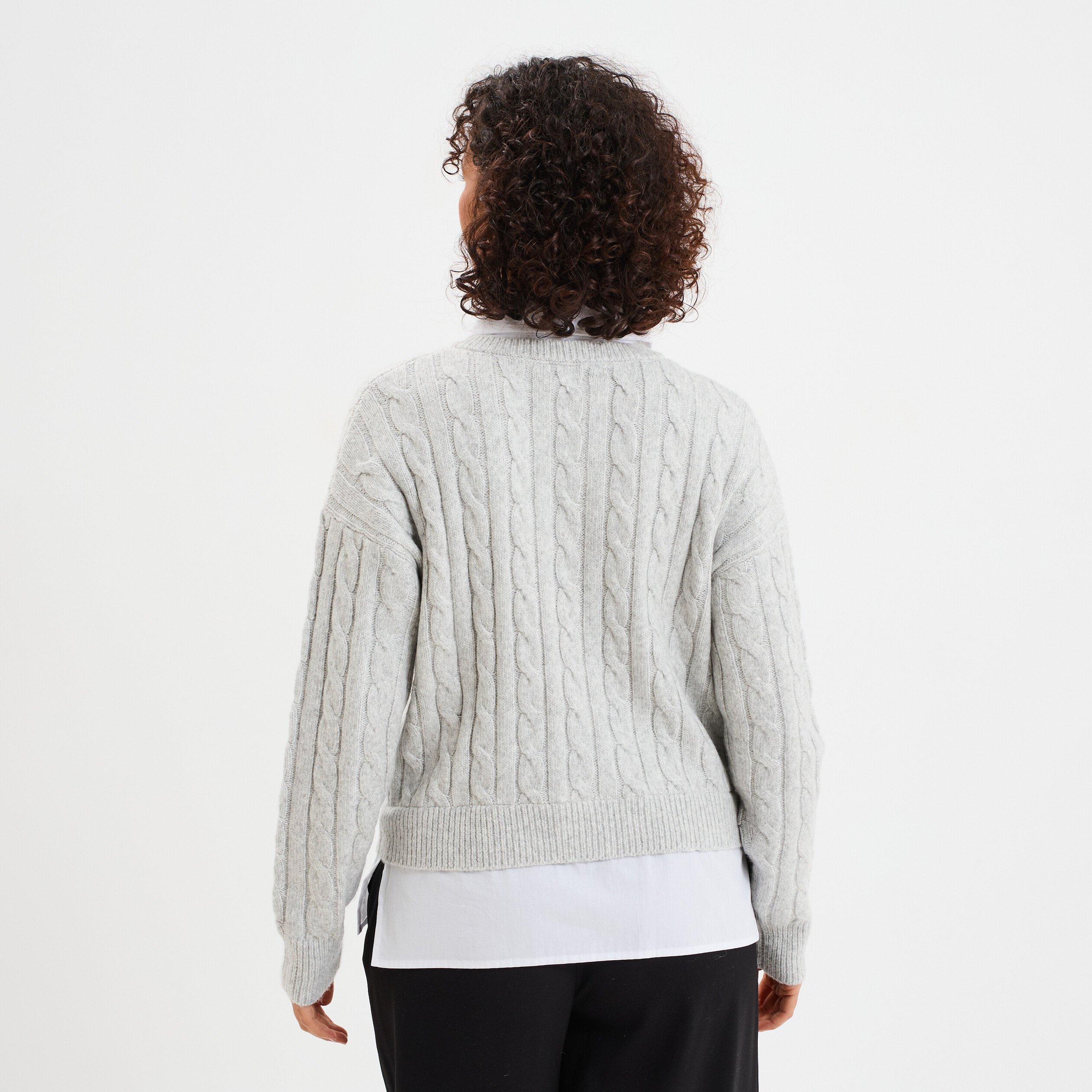 Pull torsades effet 2-en-1 chemise gris clair femme