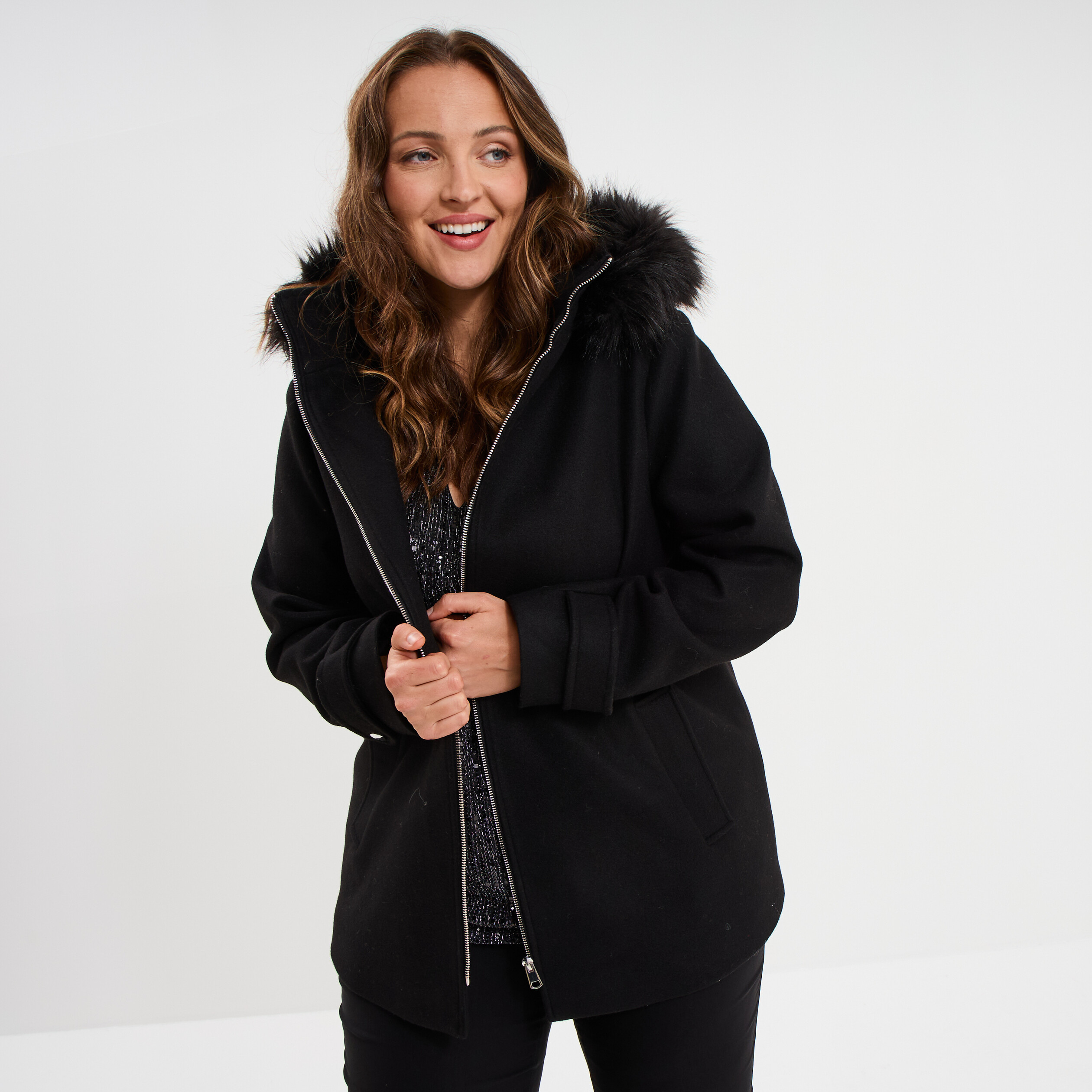 Manteau zippé à capuche fausse fourrure noir femme grande taille
