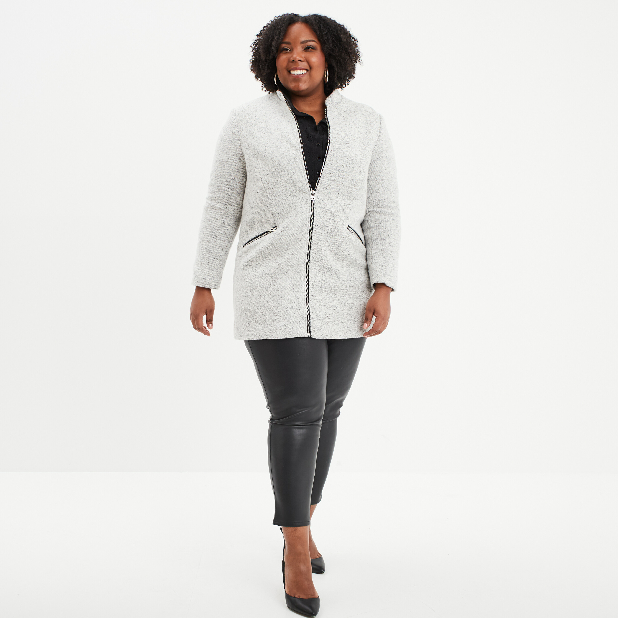 manteau mi long droit zippe col mao gris clair femmegt Manteau mi-long droit zippé col mao gris clair femme grande taille