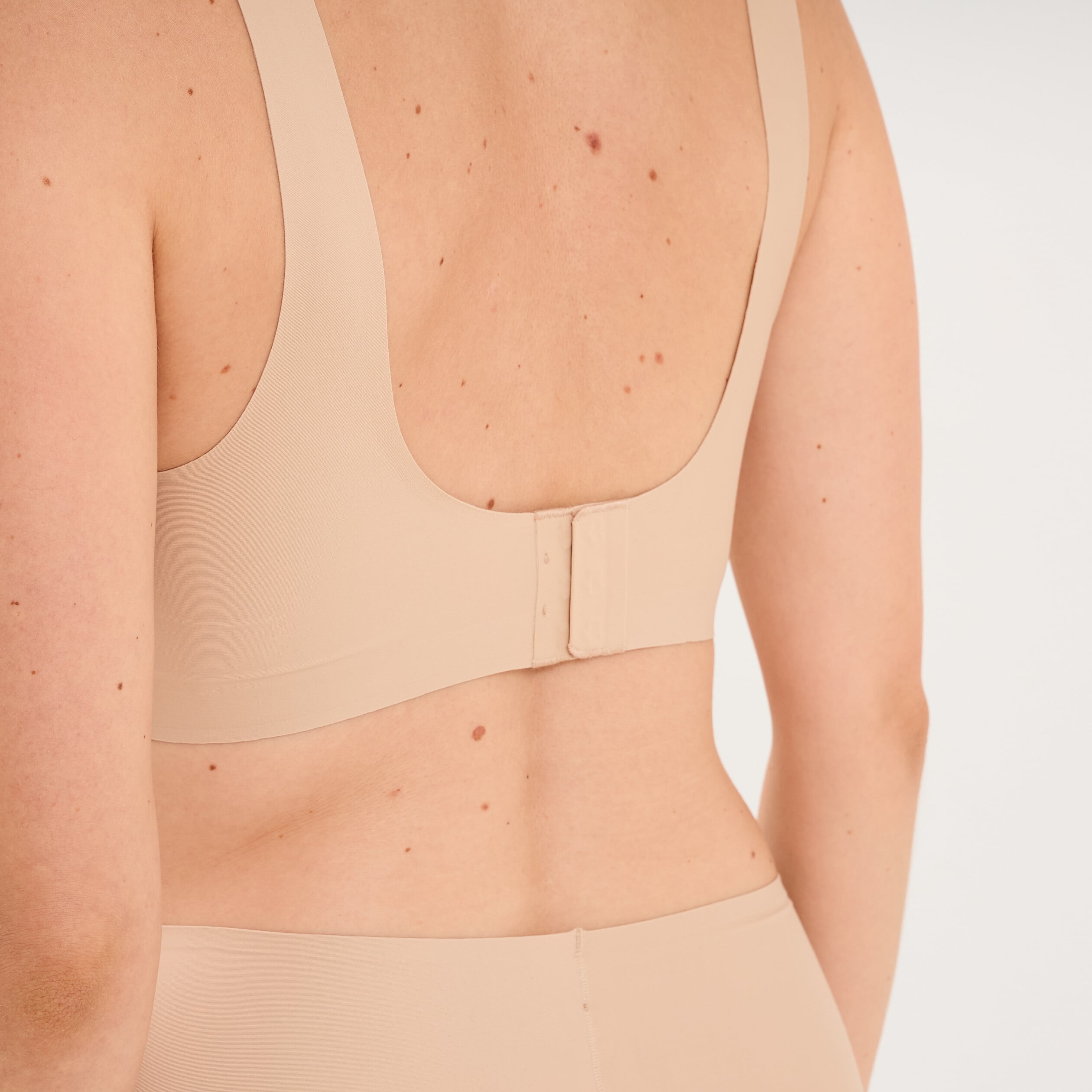 Soutien-gorge brassi&egrave;re microfibre beige femme