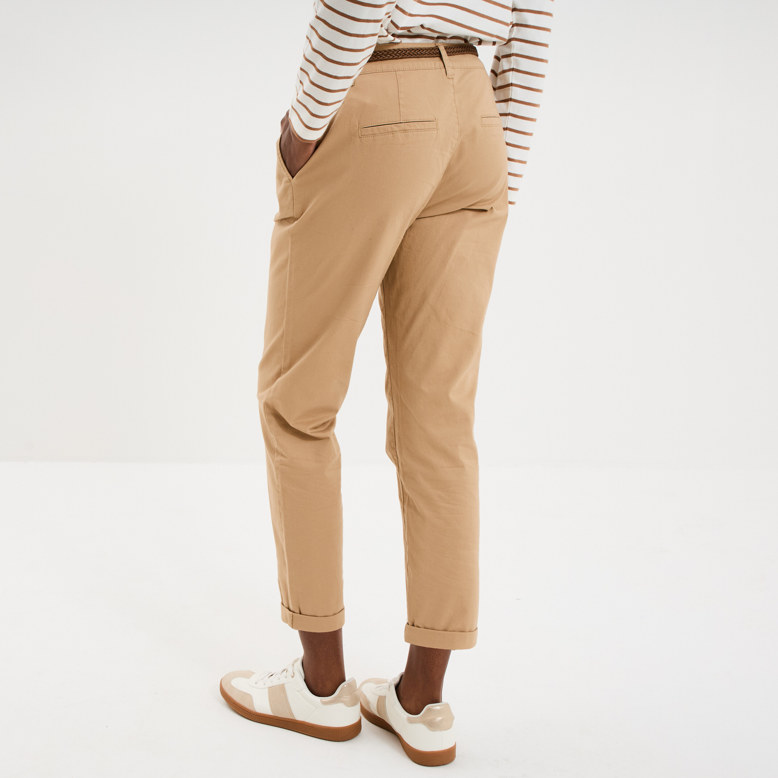 Pantalon chino 7/8&egrave;me ceinture tress&eacute;e beige femme