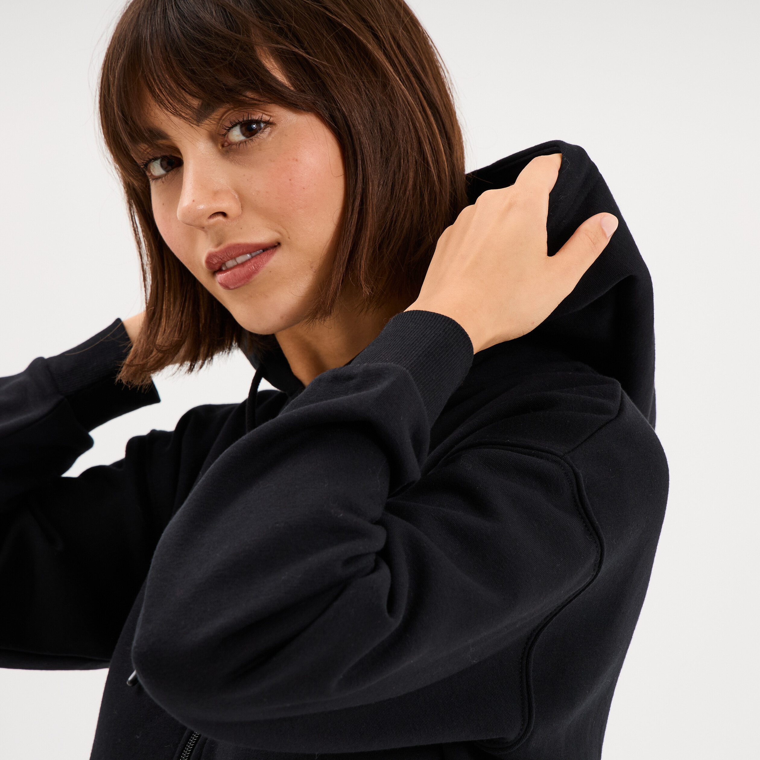 Sweat zipp&eacute; &agrave; capuche noir femme