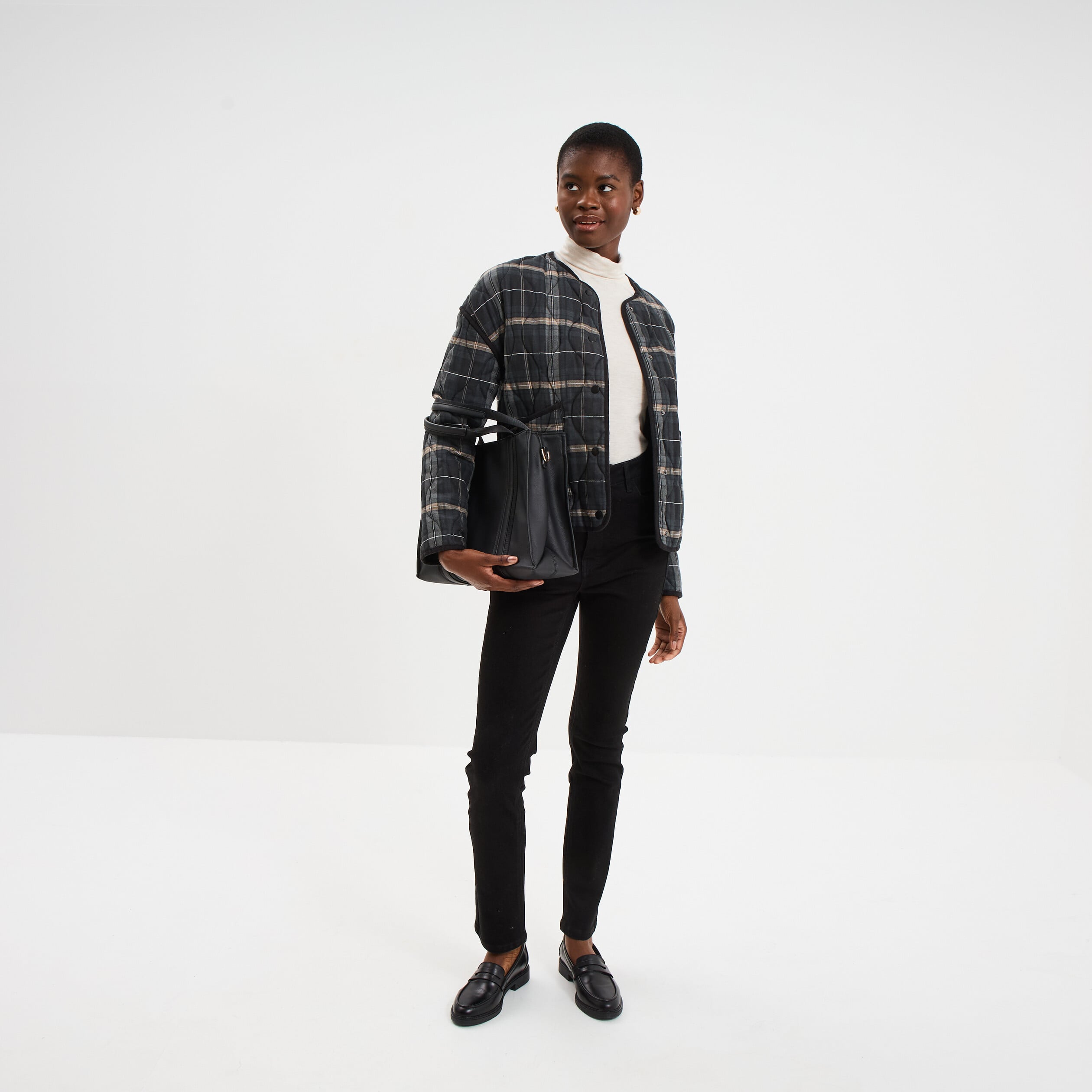Veste matelass&eacute;e poches plaqu&eacute;es noir femme