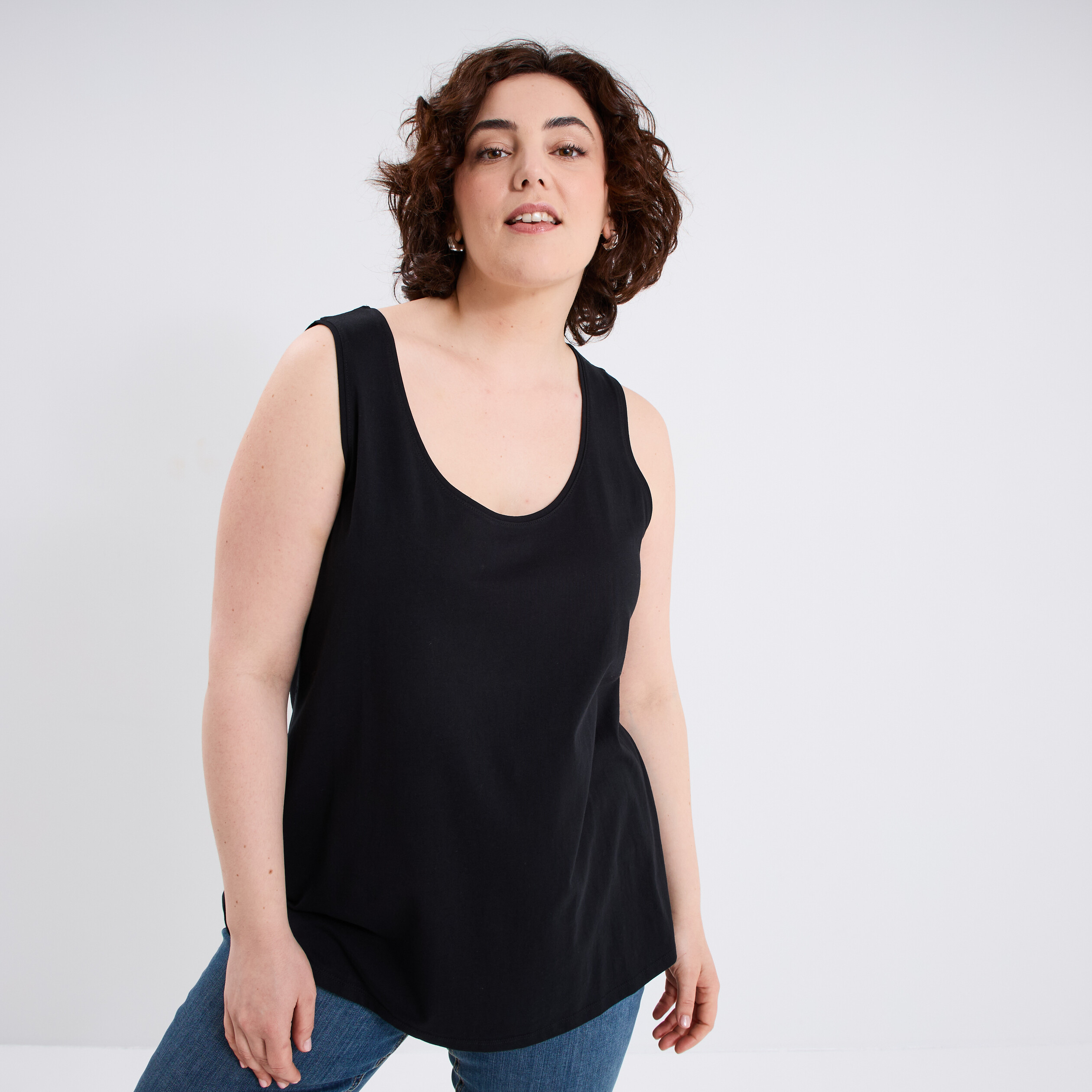 debardeur ajuste sans manches coton noir femmegt Débardeur ajusté sans manches coton noir femme grande taille