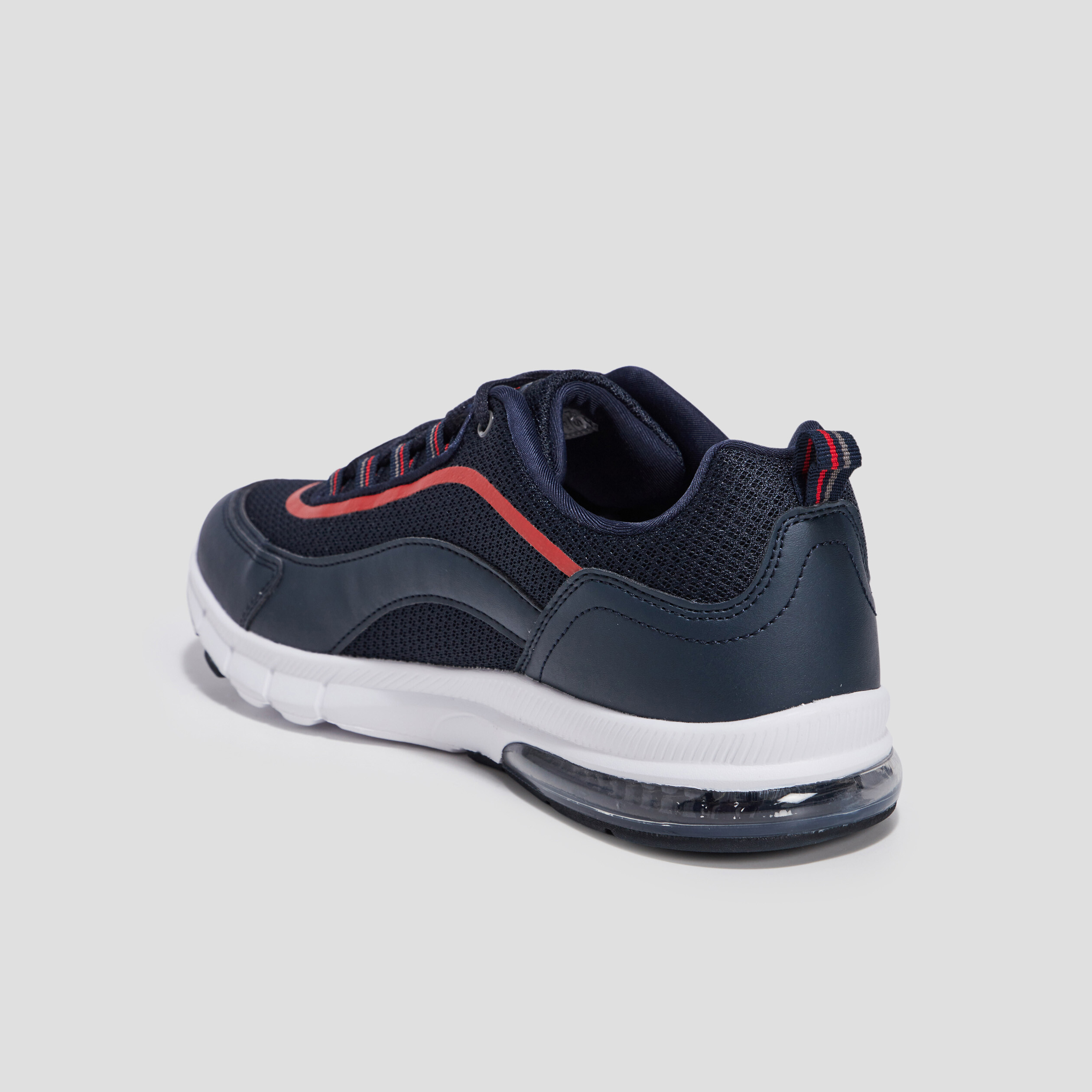 La halle sale aux chaussures bulle