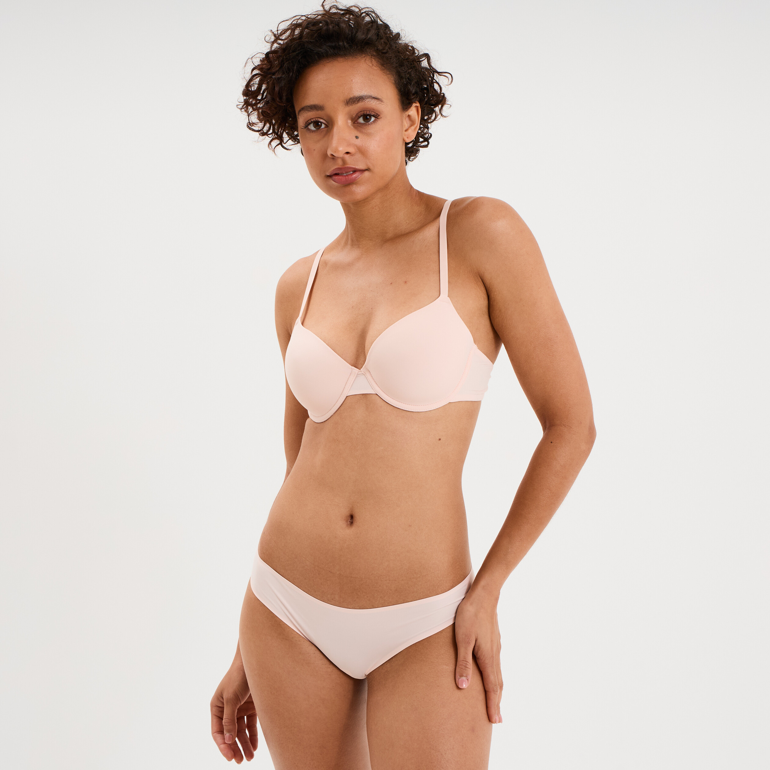 Soutien-gorge corbeille padd&eacute; microfibre rose clair femme