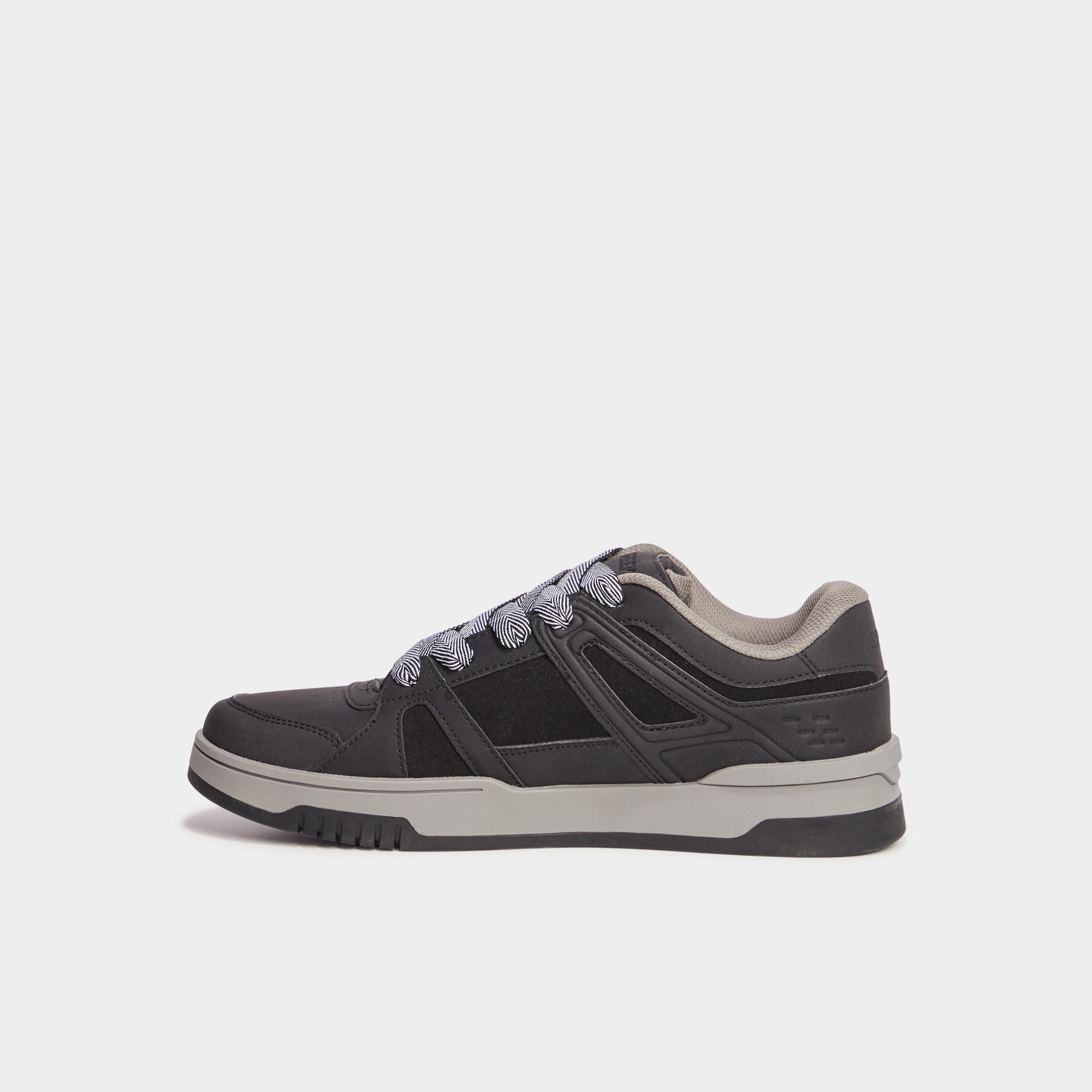 tennis basses a lacets noir homme Tennis basses à lacets noir homme