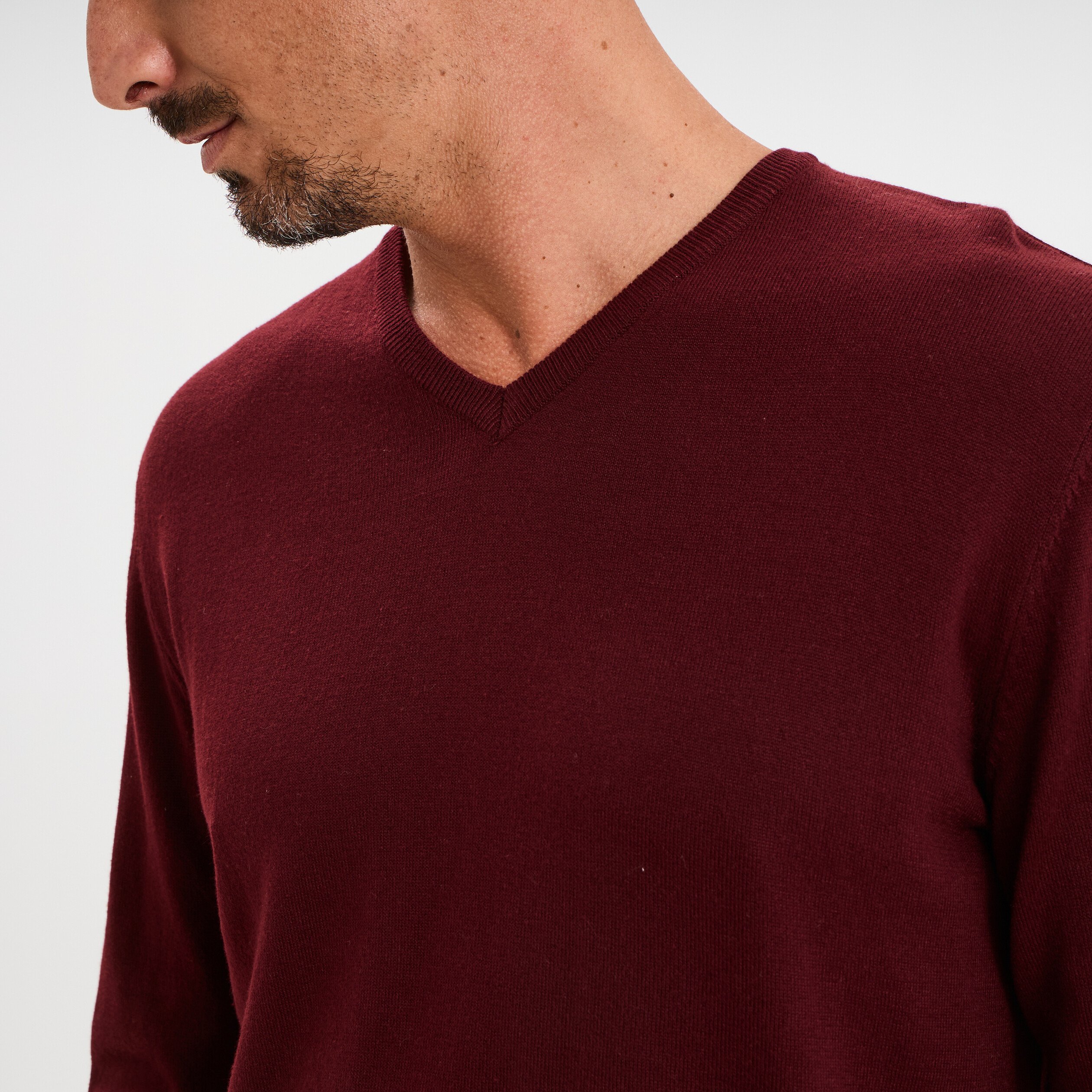 pull jersey avec col en v violet fonce homme Pull jersey avec col en V violet foncé homme