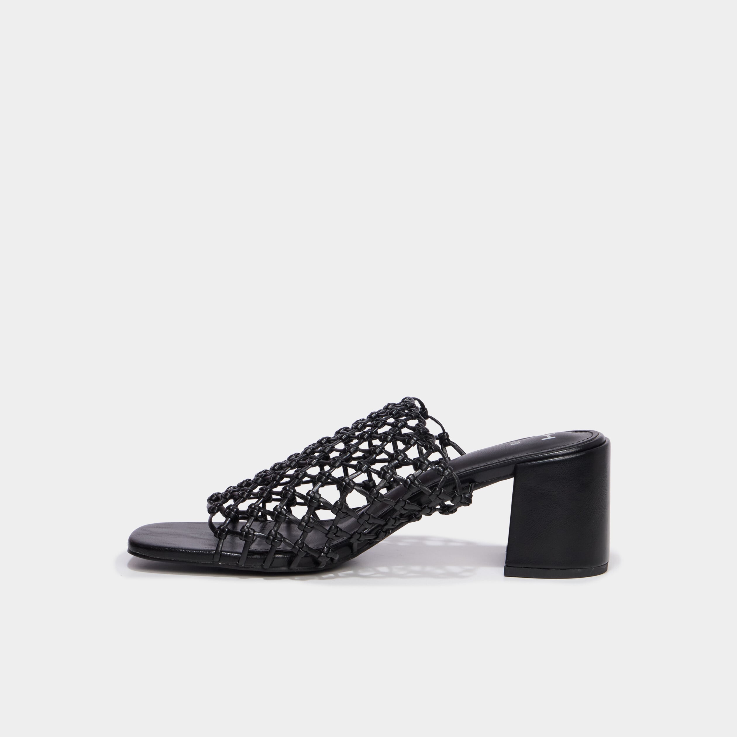 Mules &agrave; talons dessus tress&eacute; noir femme