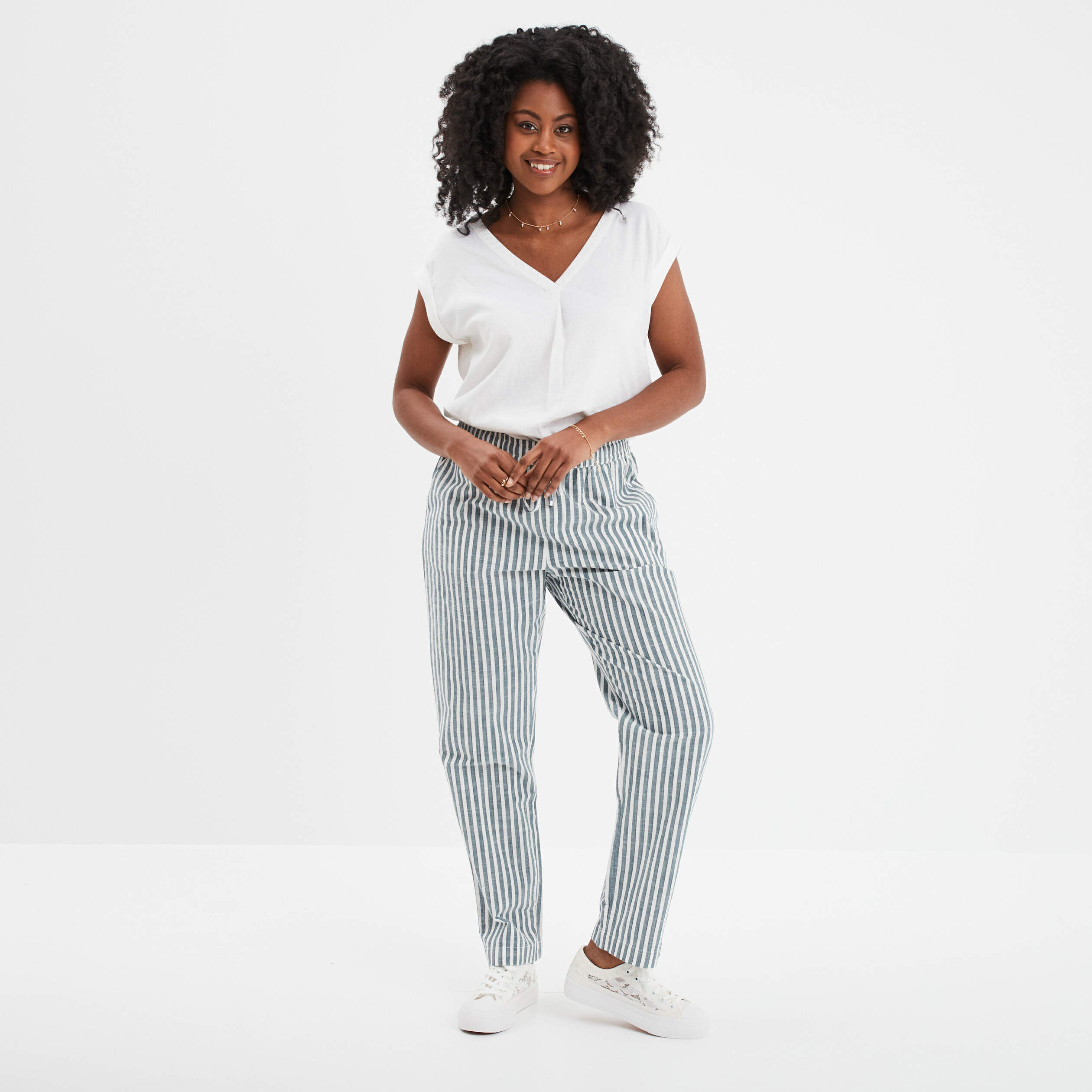 Blouse col V manches courtes lin mélangé blanc femme