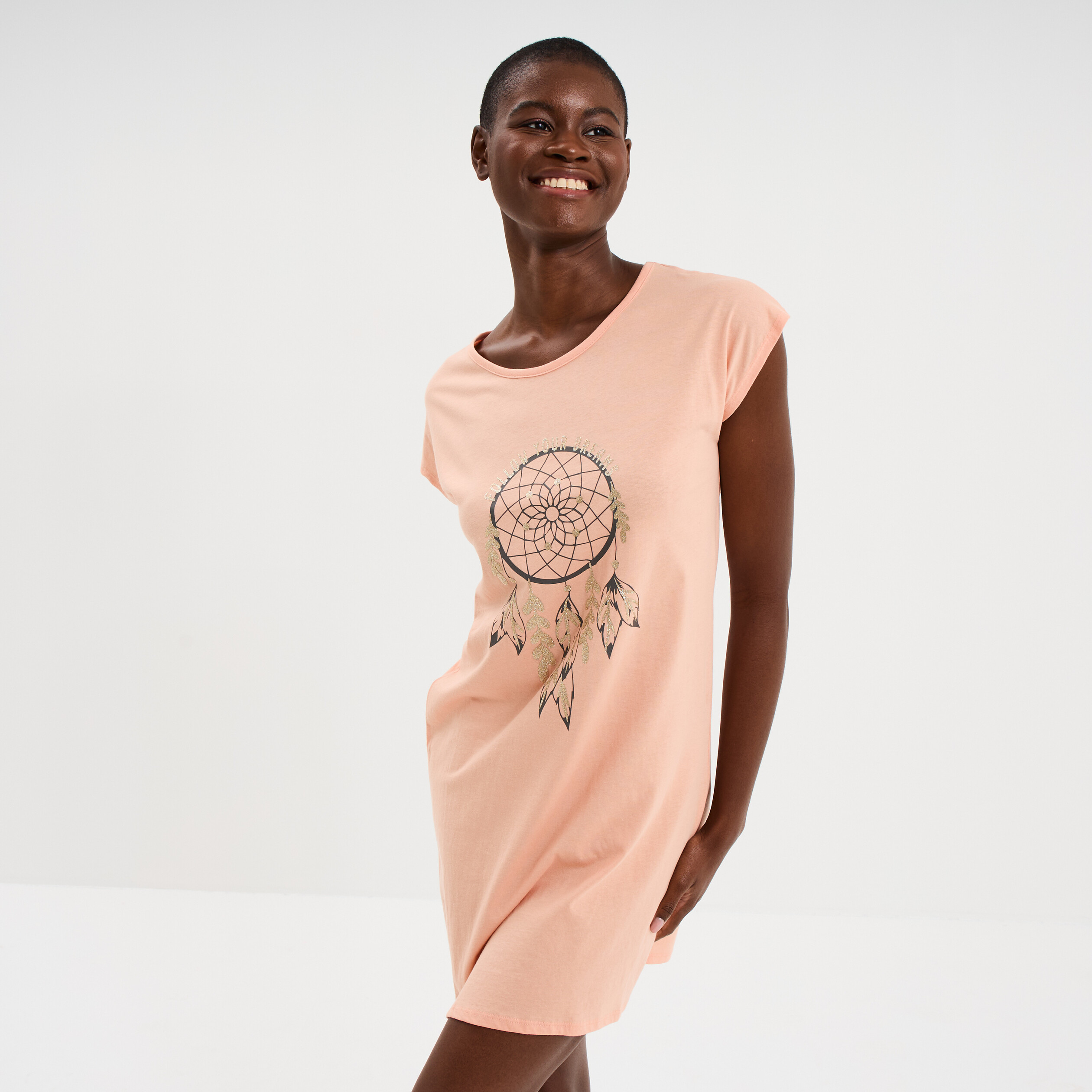 Chemise de nuit courte col rond rose clair femme