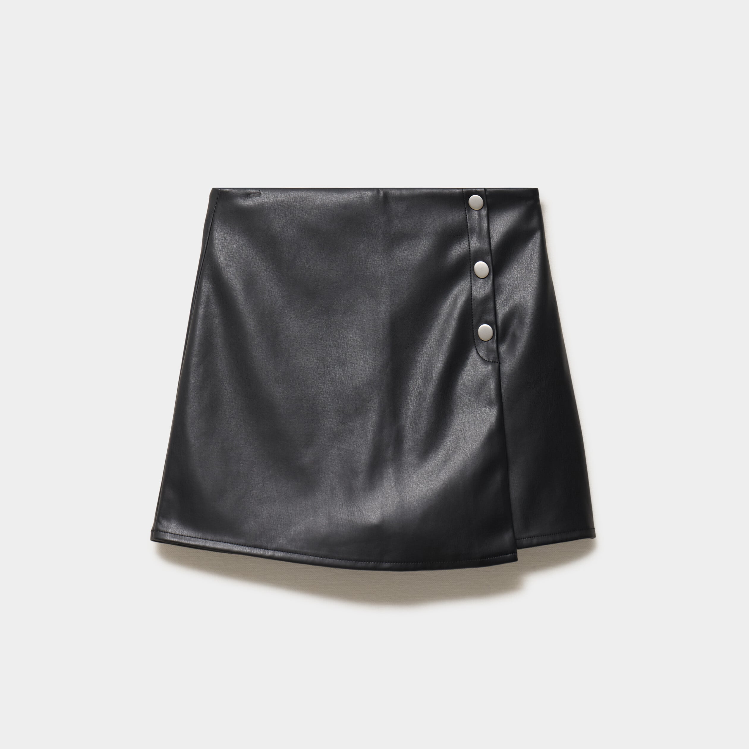Jupe-short courte simili cuir &agrave; boutons noir femme
